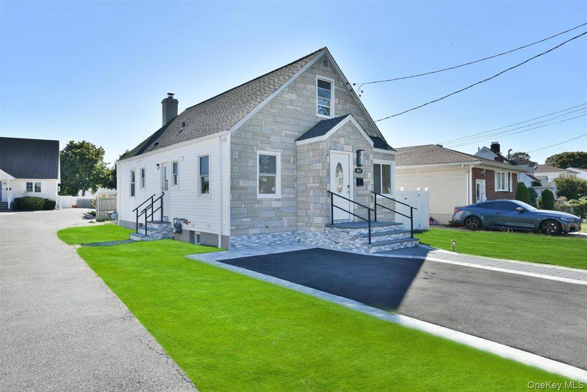 461 Pinebrook AVE, West Hempstead, NY 11552
