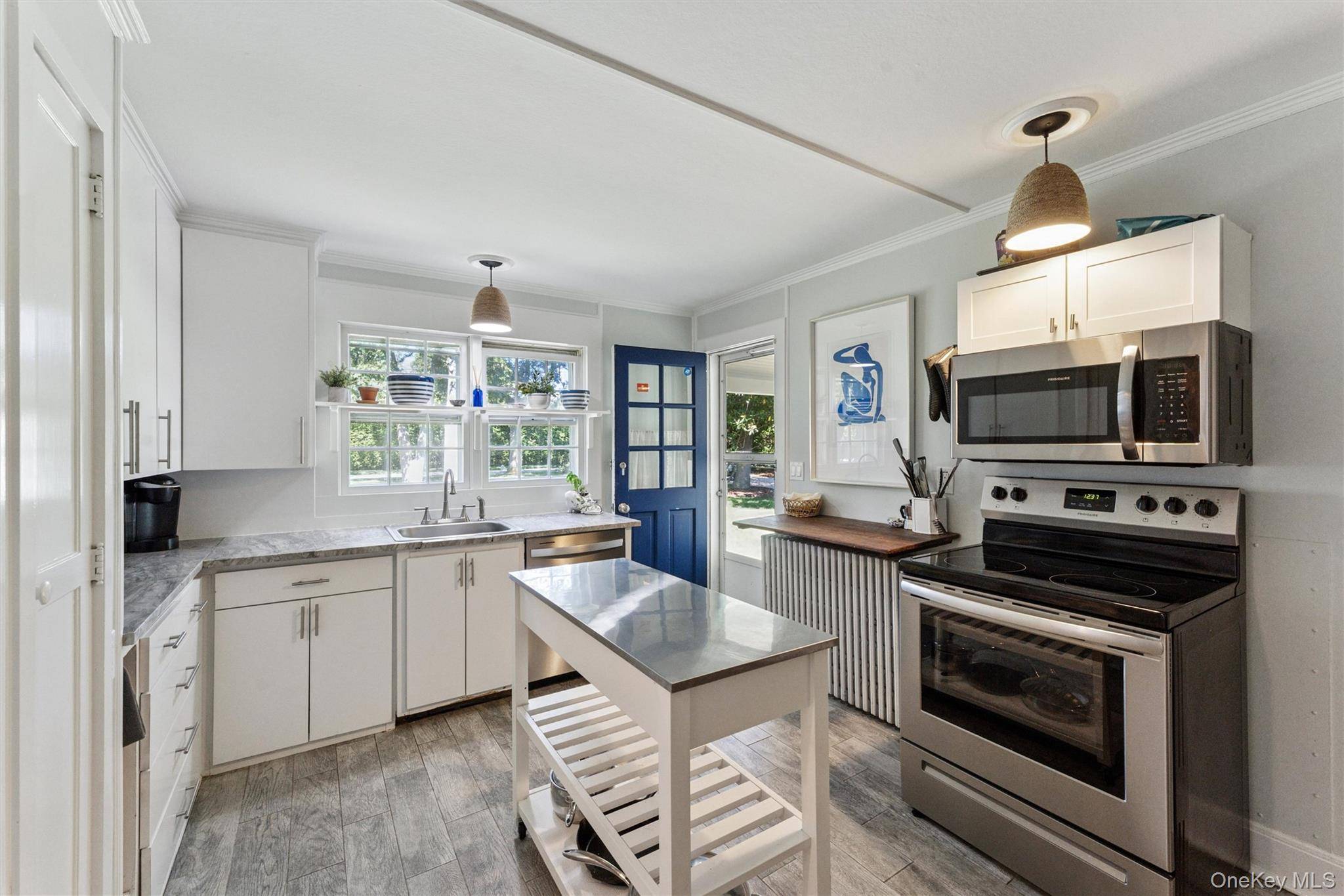 35 Sheppard ST, Quiogue, NY 11978