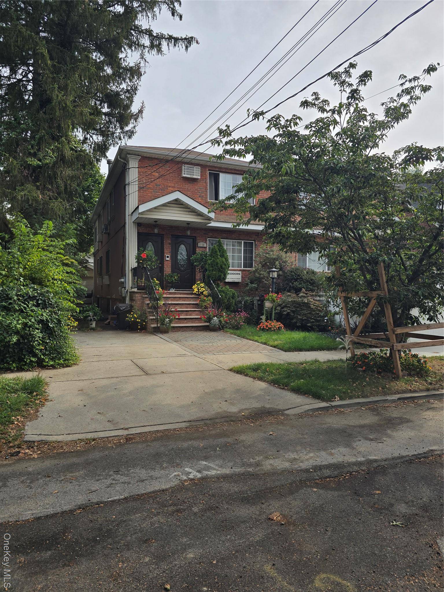 13719 Southgate ST, Springfield Gardens, NY 11413