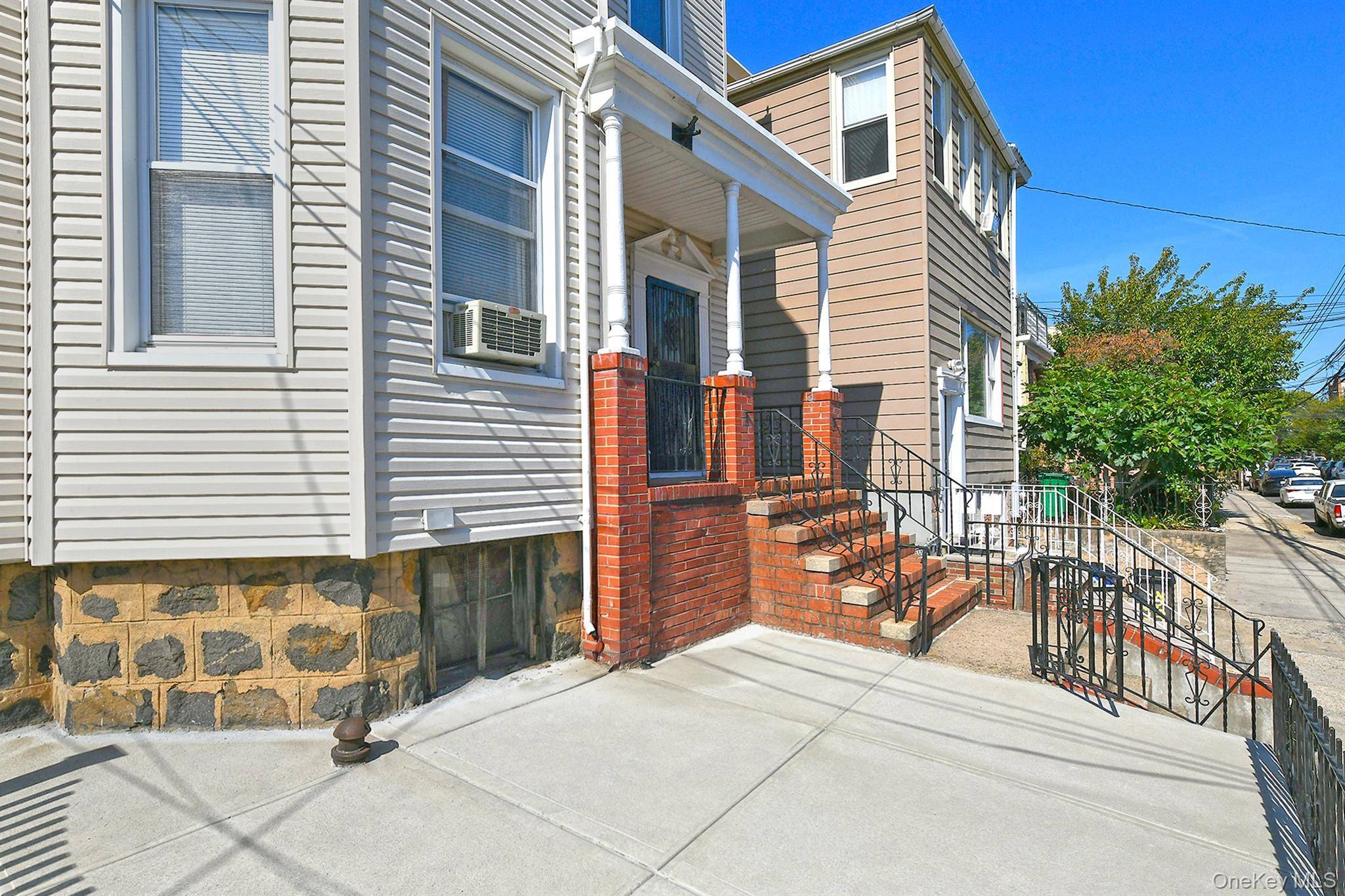 3094 47th ST, Astoria, NY 11103