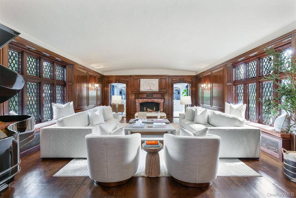21 Hampshire RD, Bronxville, NY 10708