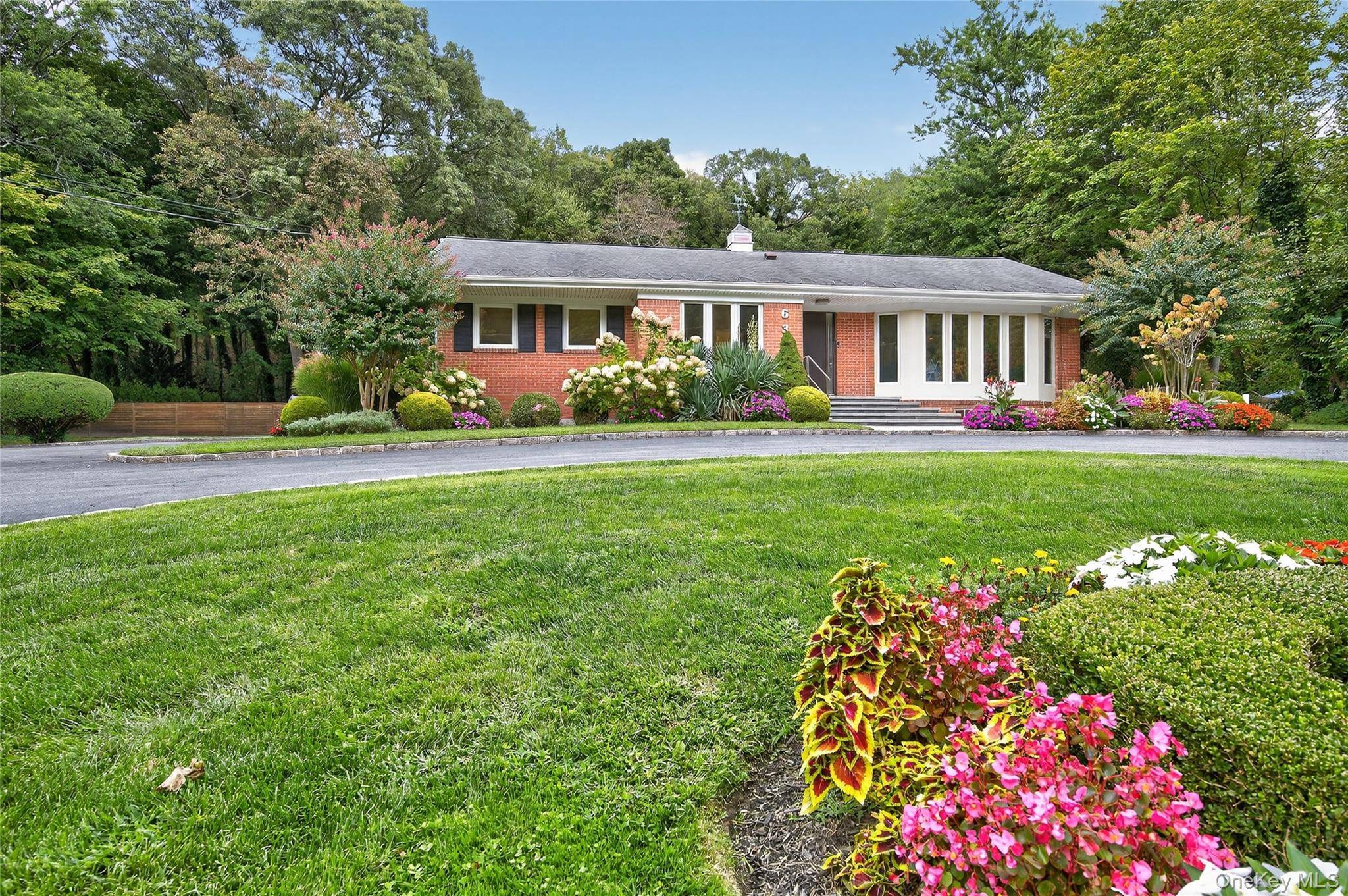 634 Park AVE, Huntington, NY 11743
