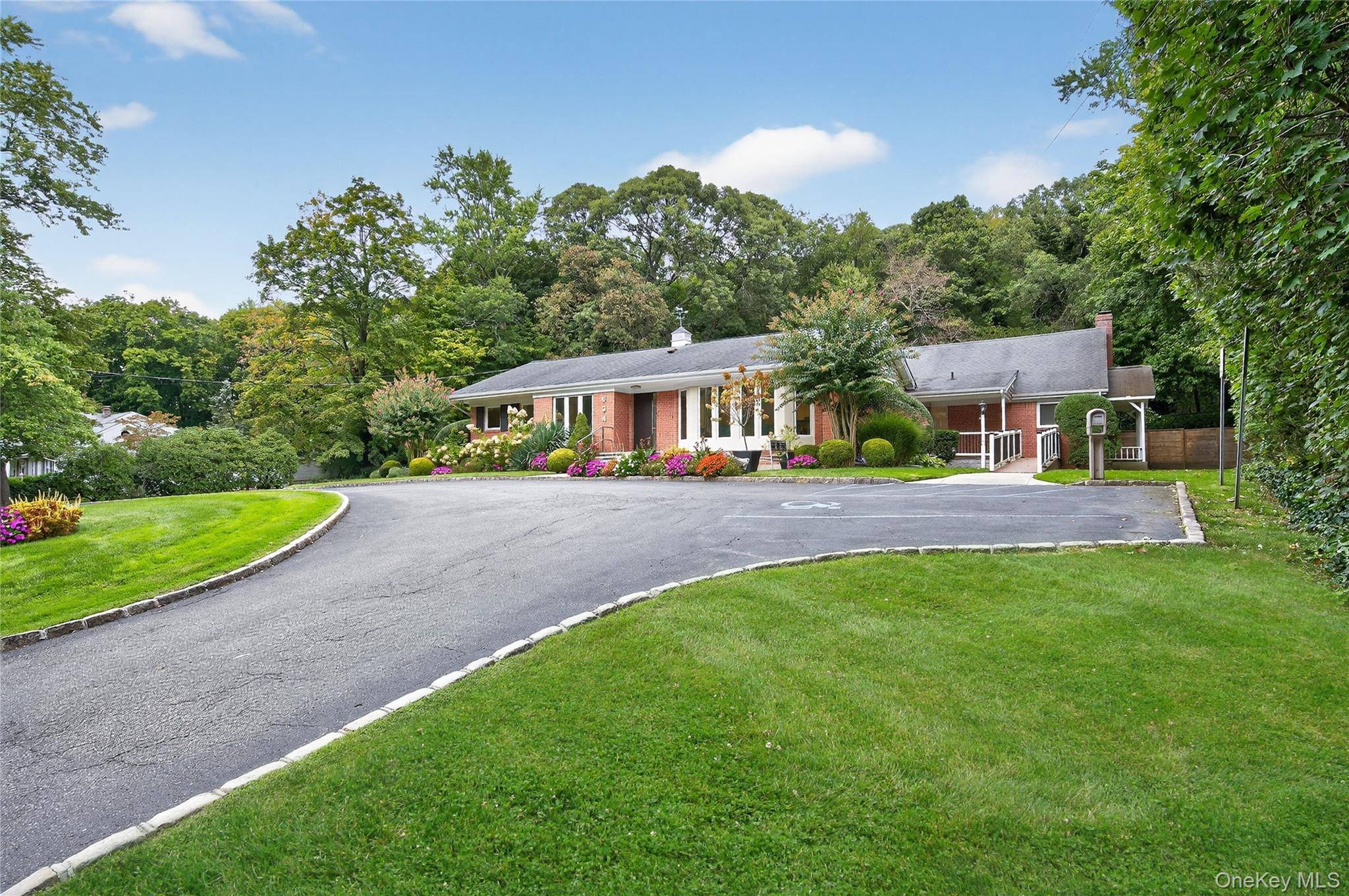 634 Park AVE, Huntington, NY 11743