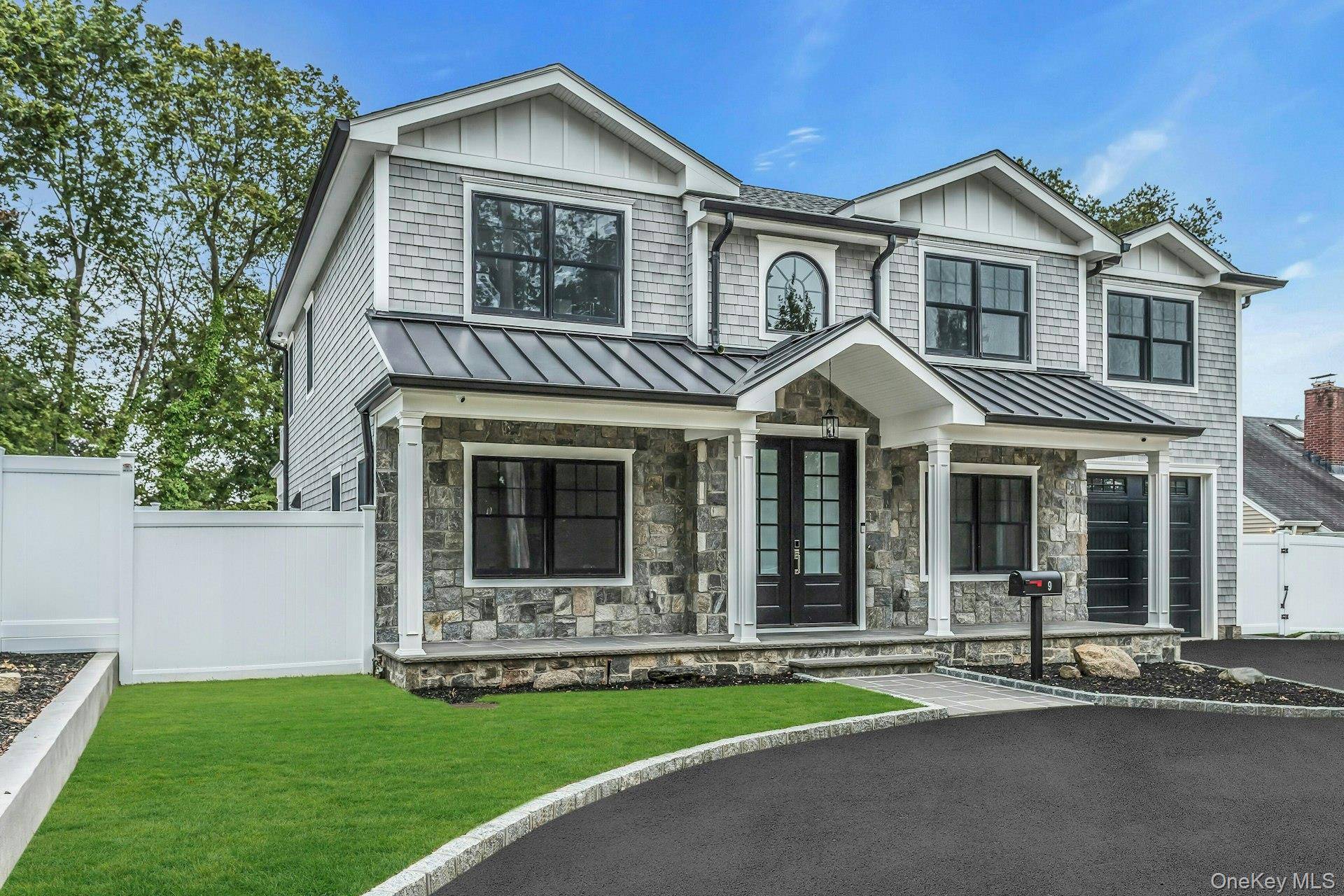 9 Hill DR, Glen Head, NY 11545