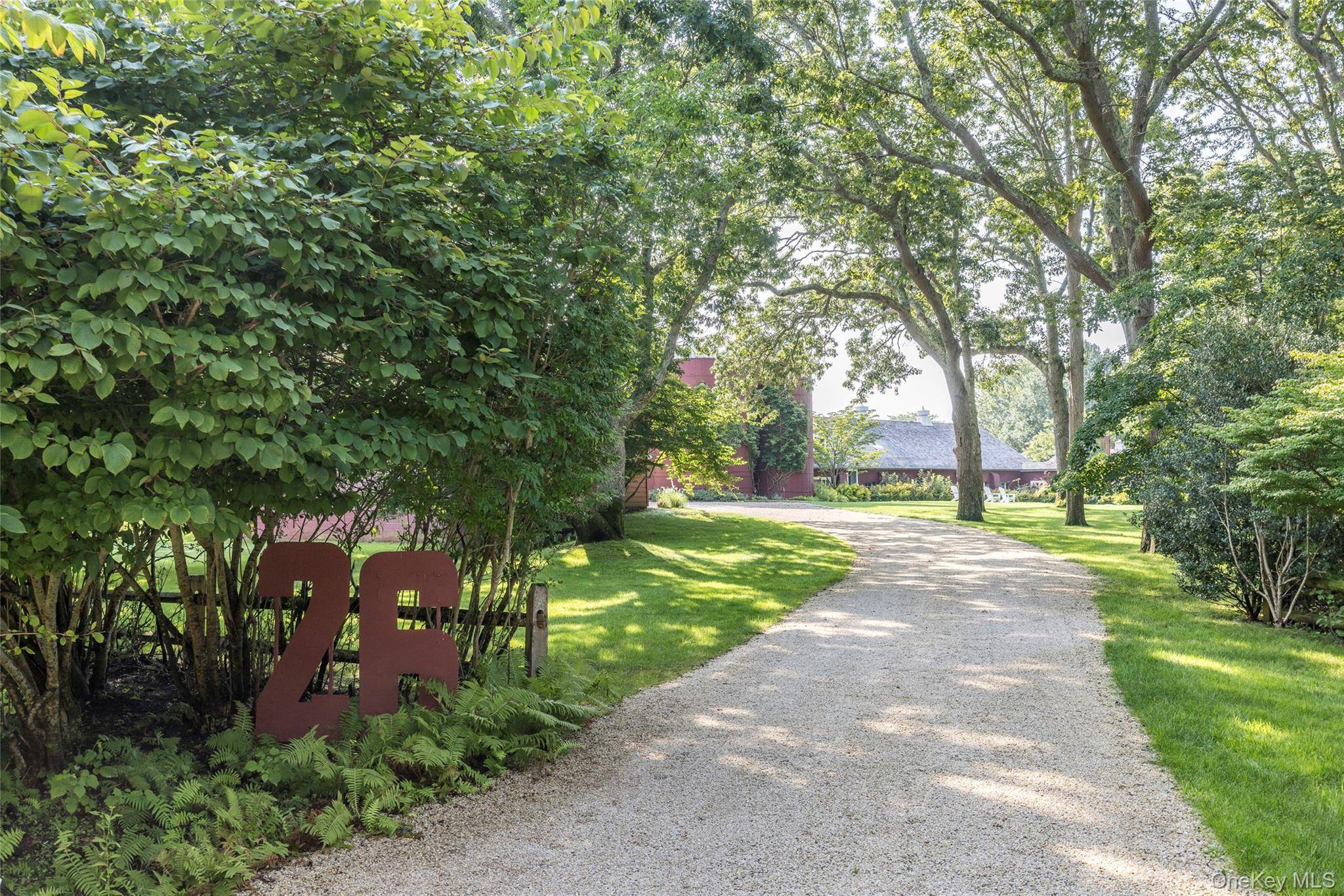 26 Ruxton RD, East Hampton, NY 11937