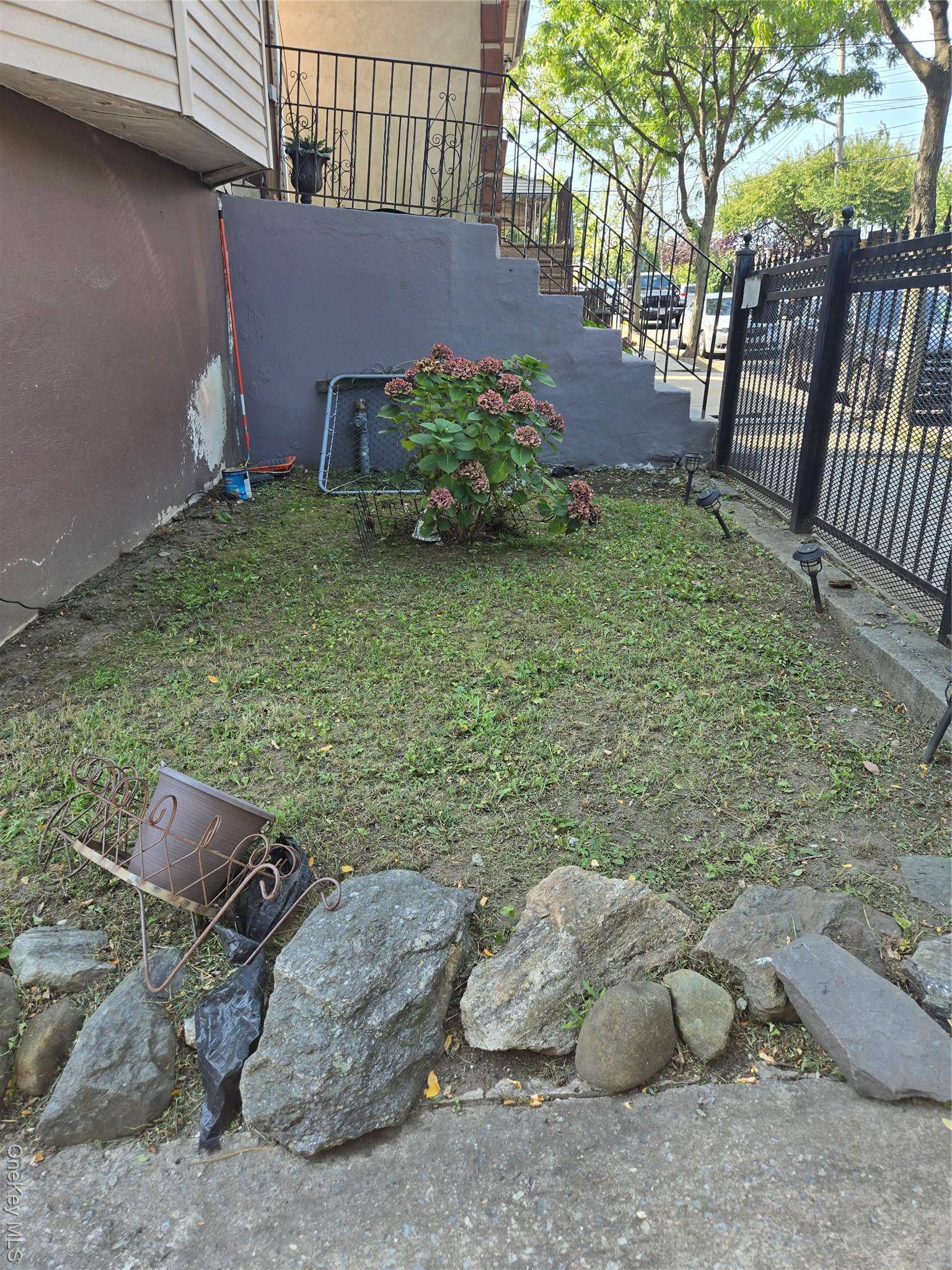 2348 Turnbull AVE, Bronx, NY 10473