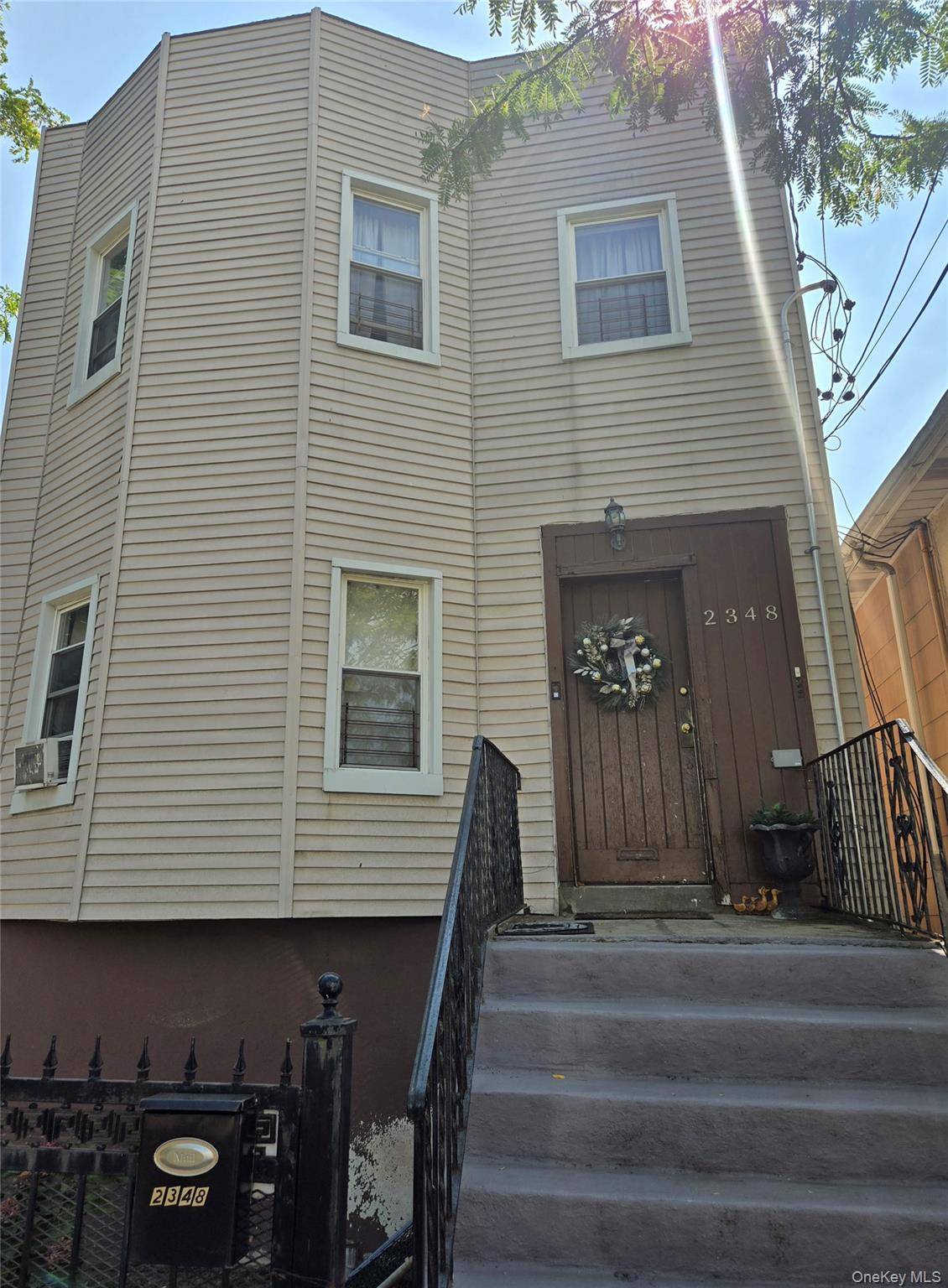 2348 Turnbull AVE, Bronx, NY 10473