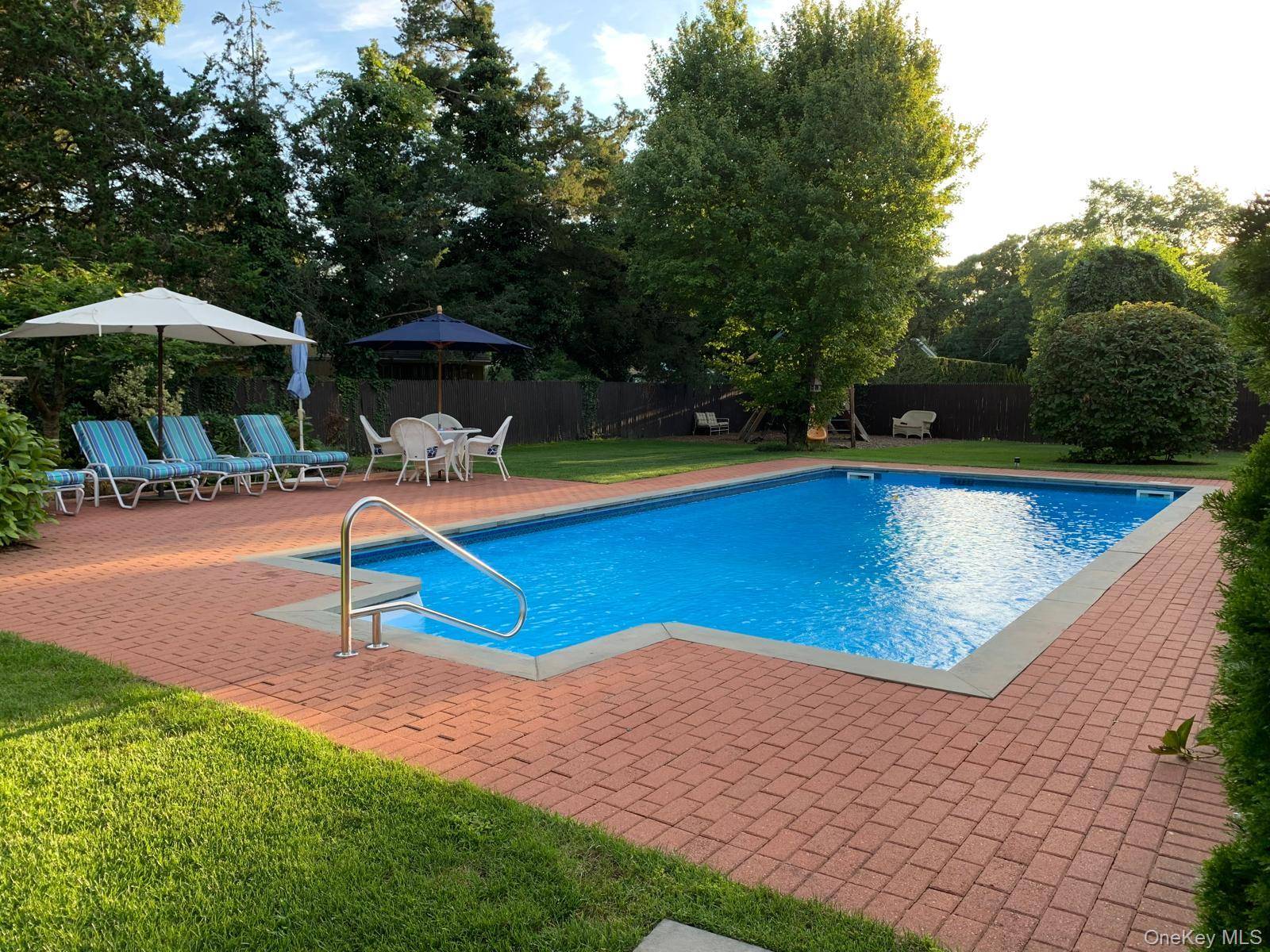 190A Wakeman RD, Hampton Bays, NY 11946