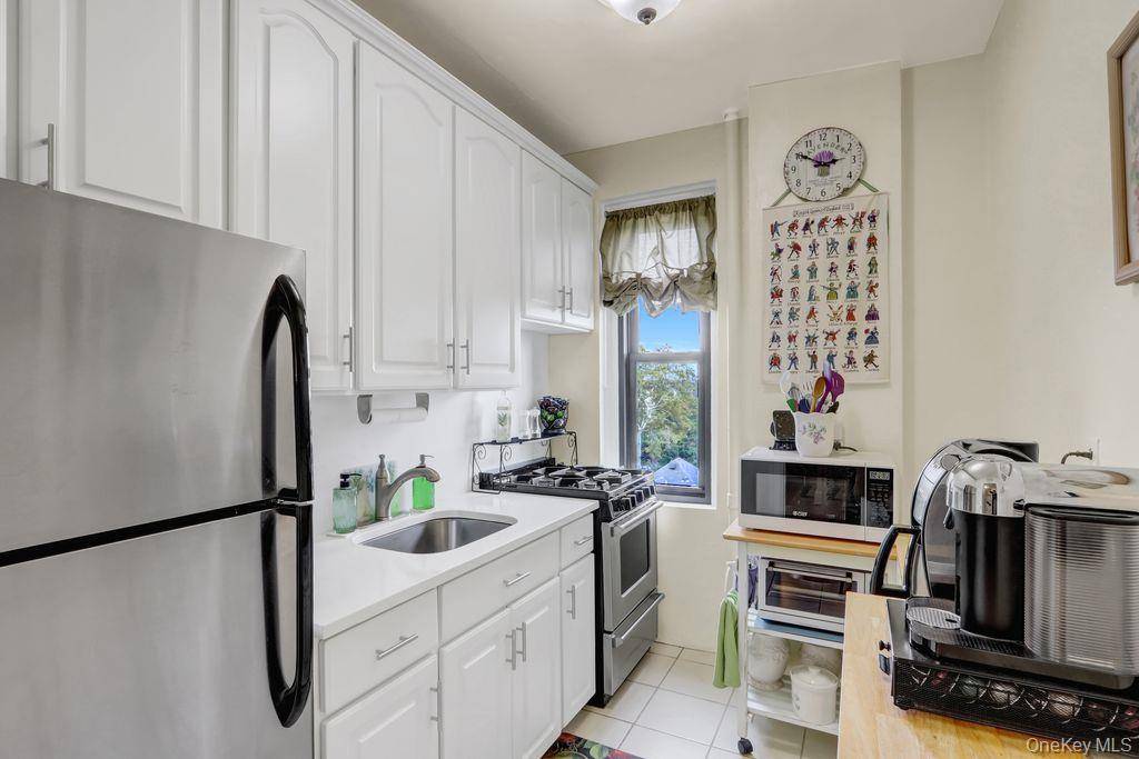141 Woodmere BLVD #6E, Woodmere, NY 11598
