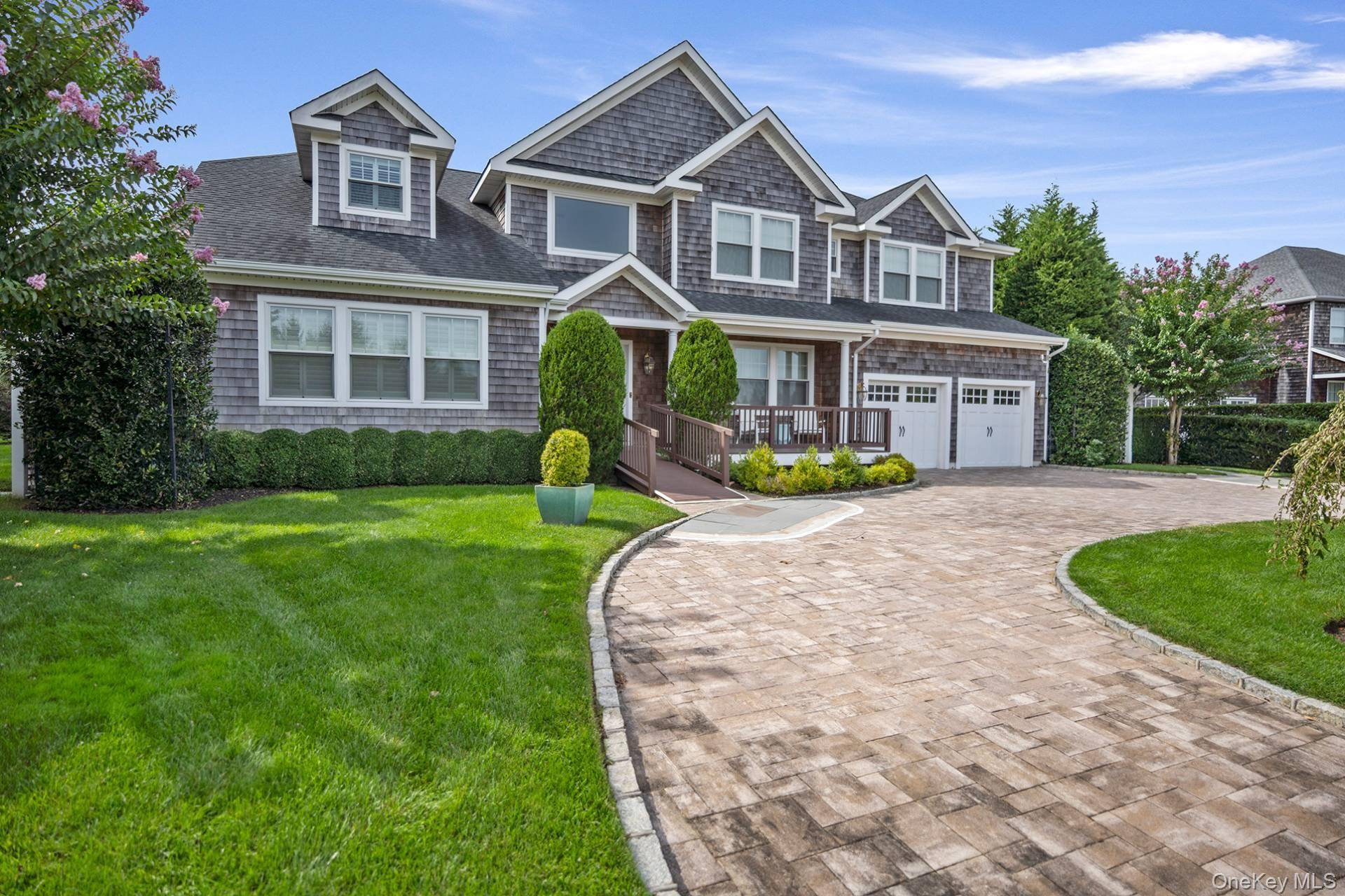 4 Spring LN, Southampton, NY 11968