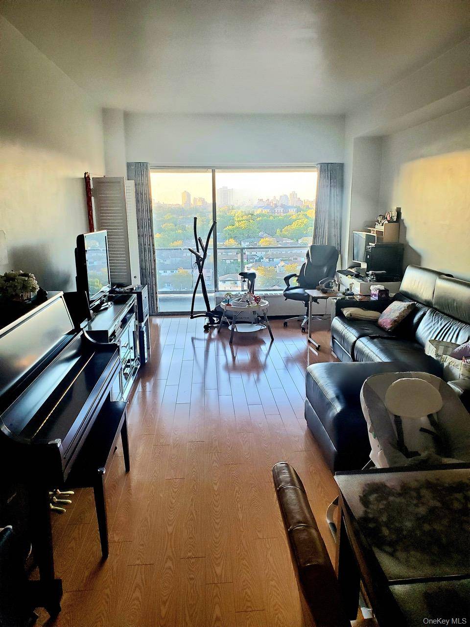 61-20 Grand Central Pkwy #B1501, Forest Hills, NY 11375