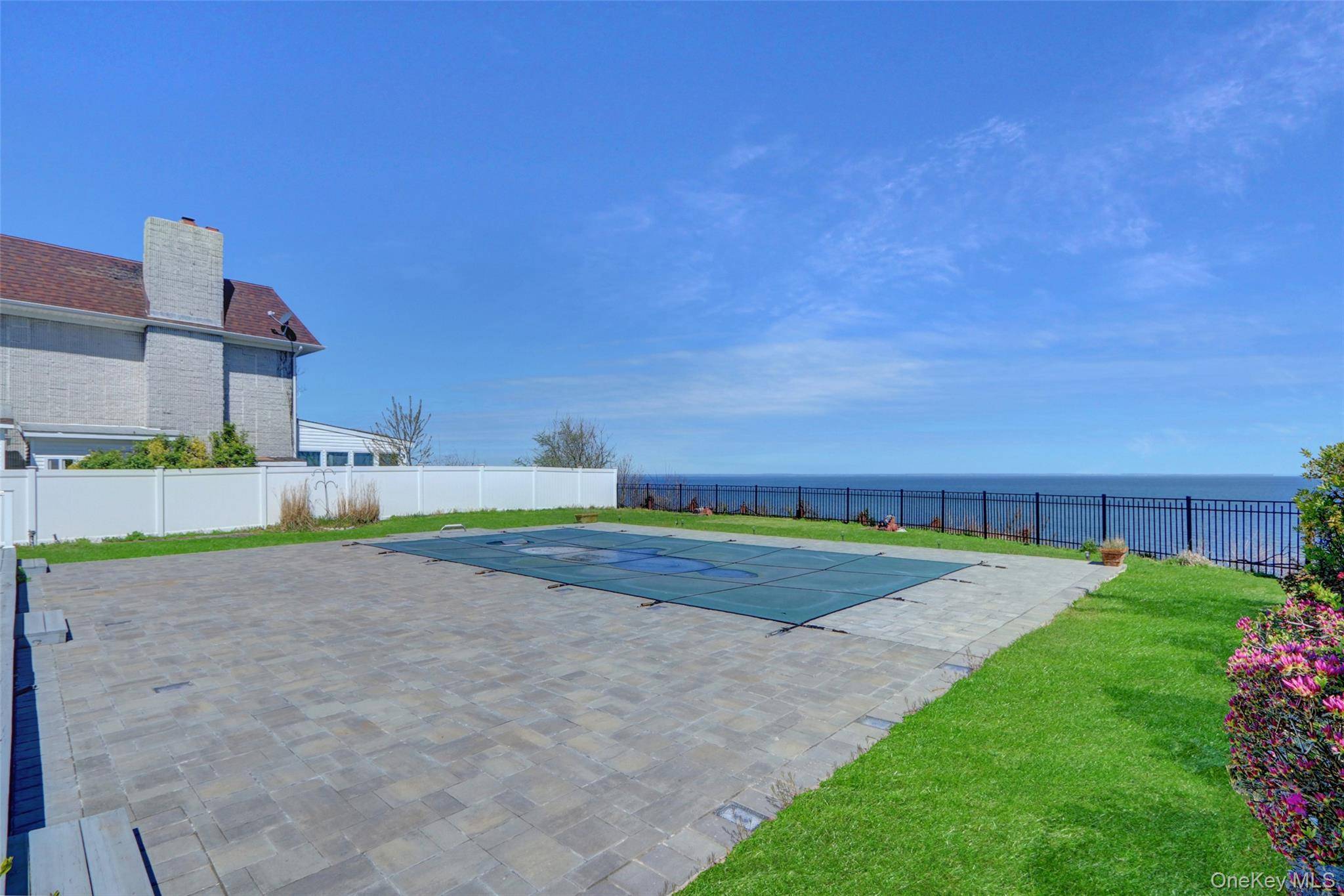 25 Wildwood RD, Rocky Point, NY 11778