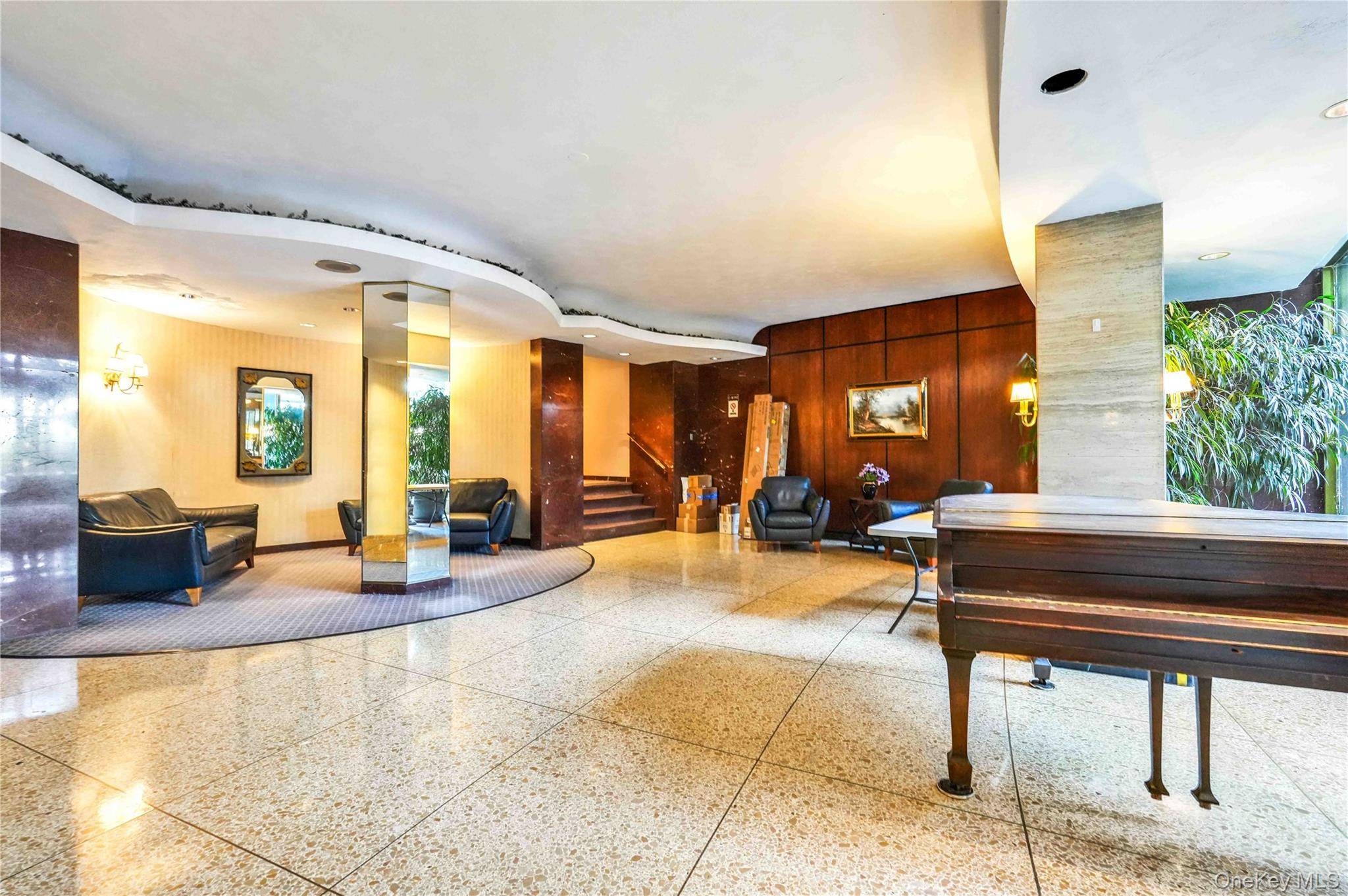 6120 Grand Central Pkwy #B605, Forest Hills, NY 11375
