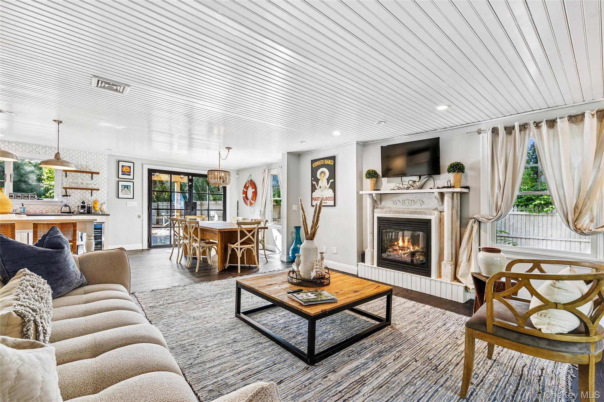 212 LUMBER LN, Bridgehampton, NY 11932