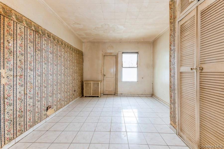51-30A 47th ST, Woodside, NY 11377