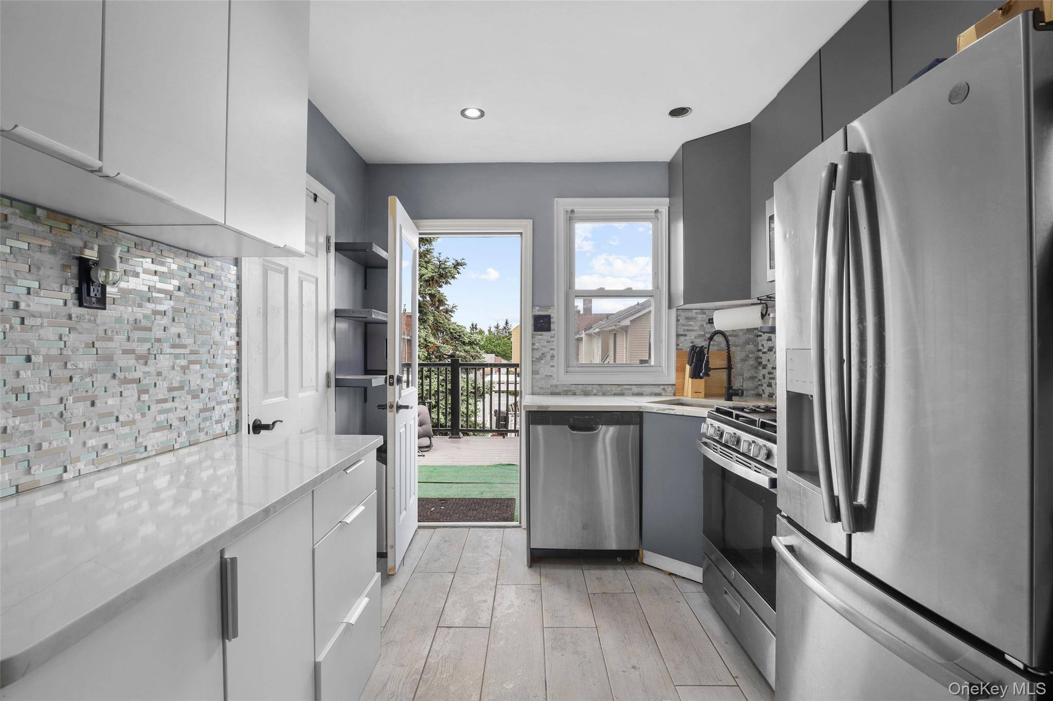 3215 Randall AVE, Bronx, NY 10465