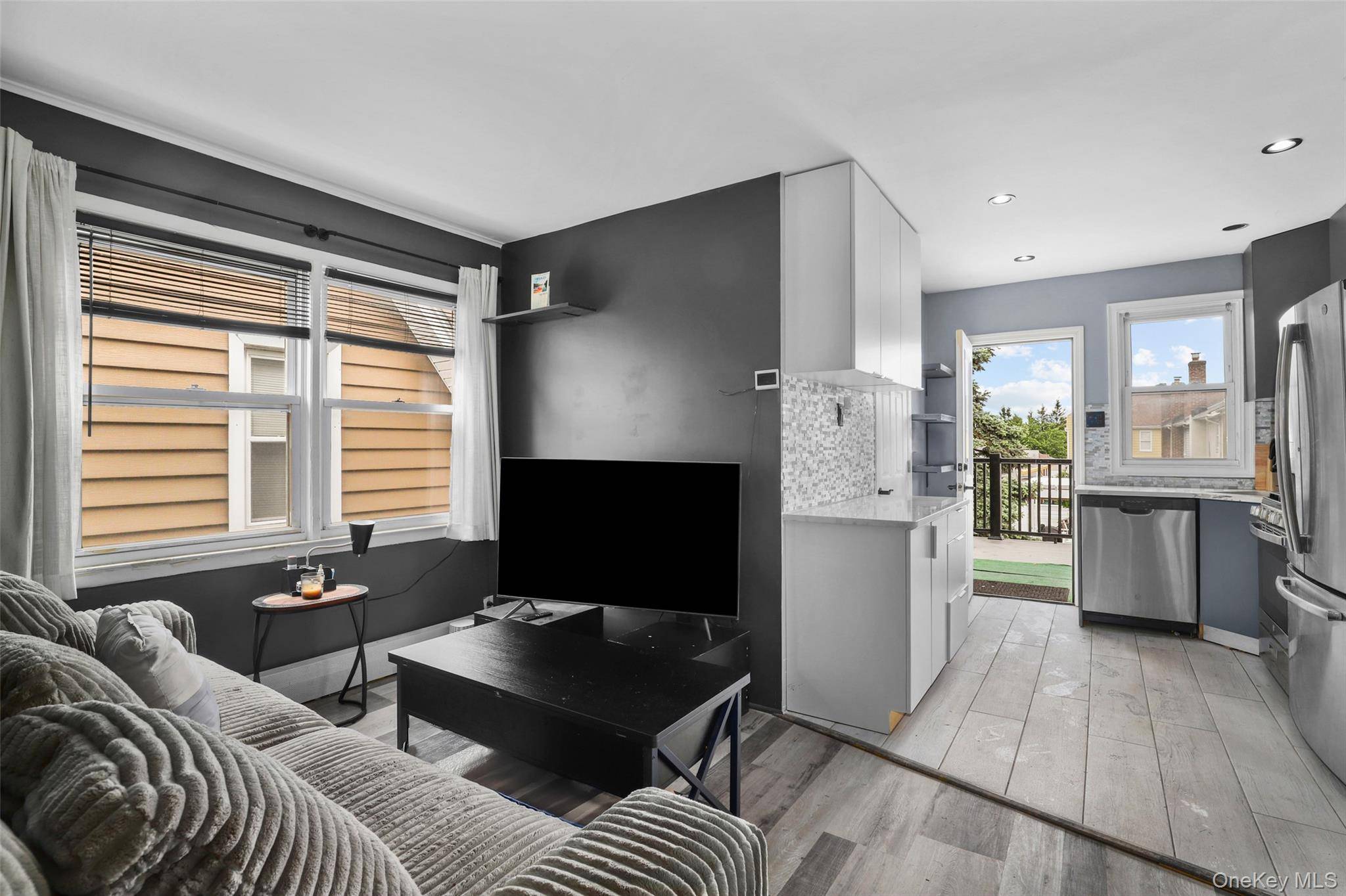 3215 Randall AVE, Bronx, NY 10465