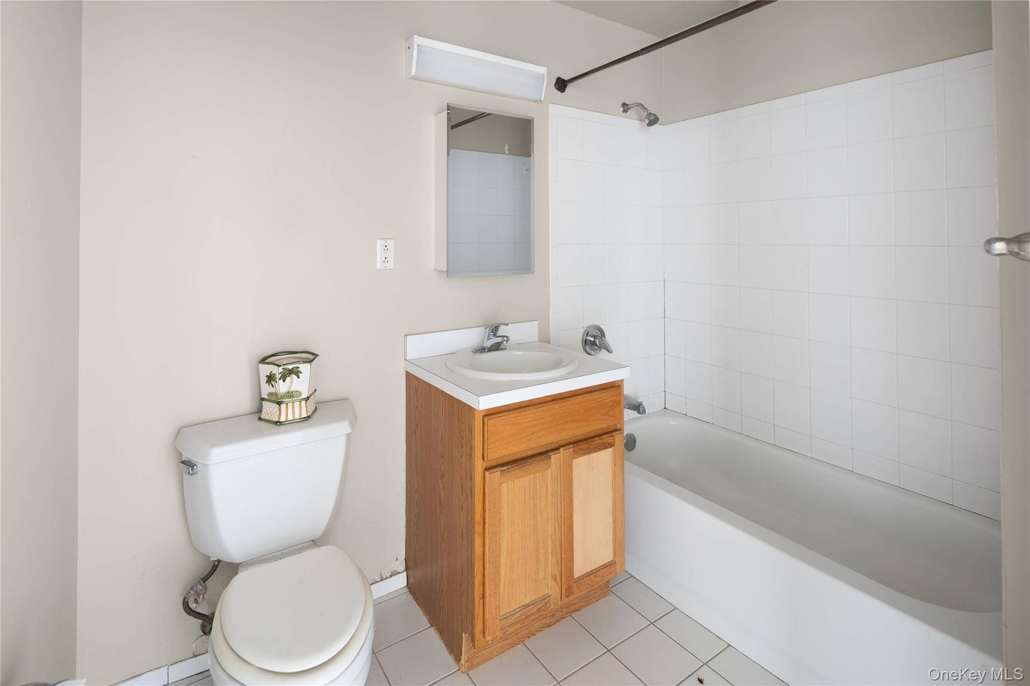 260 Beach 81st ST #6V, Rockaway Beach, NY 11693