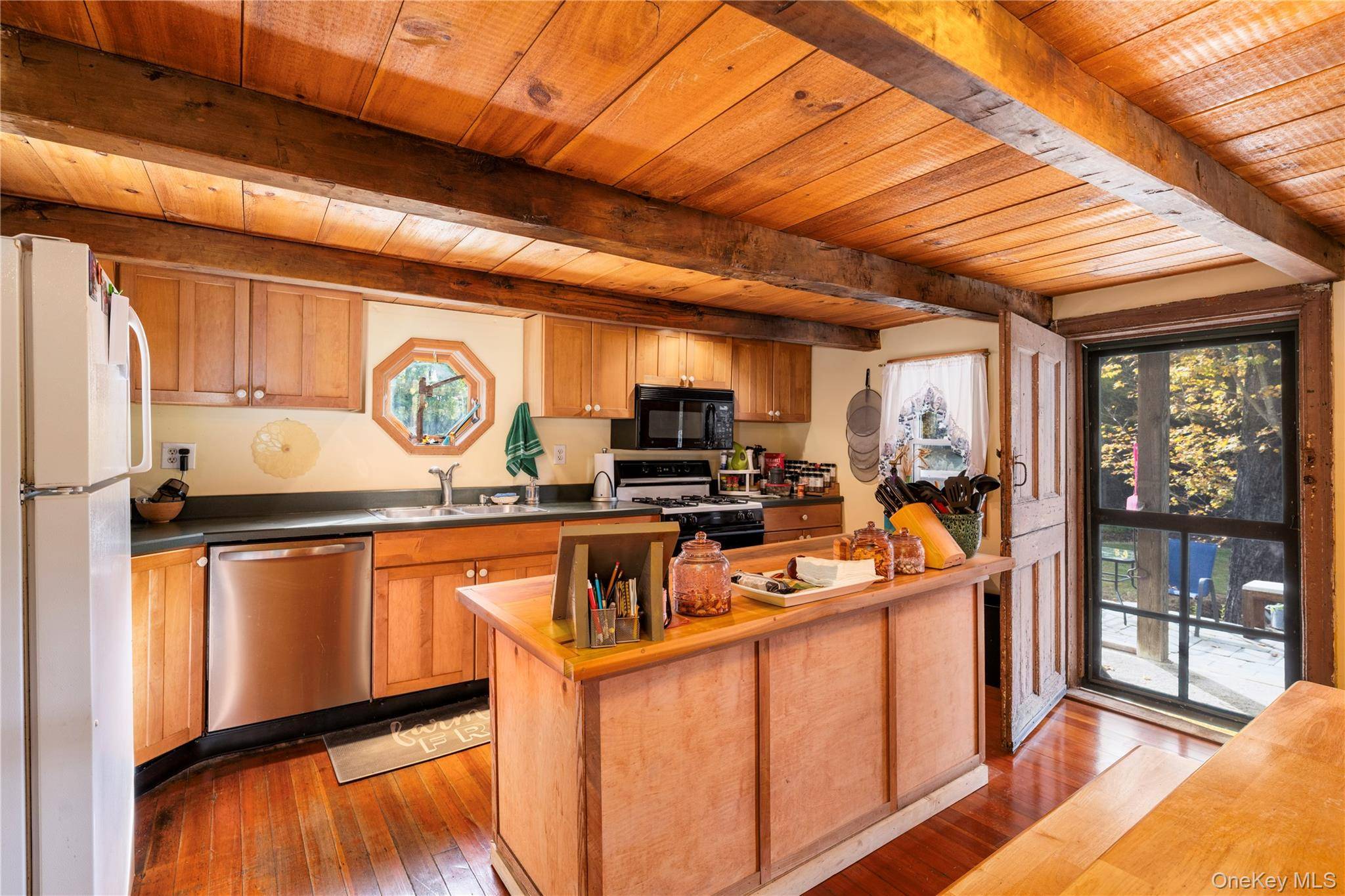 186 & 191 White Schoolhouse Rd, Rhinebeck, NY 12572