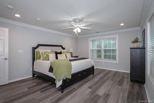 172 Overlook DR #172, Farmingville, NY 11738