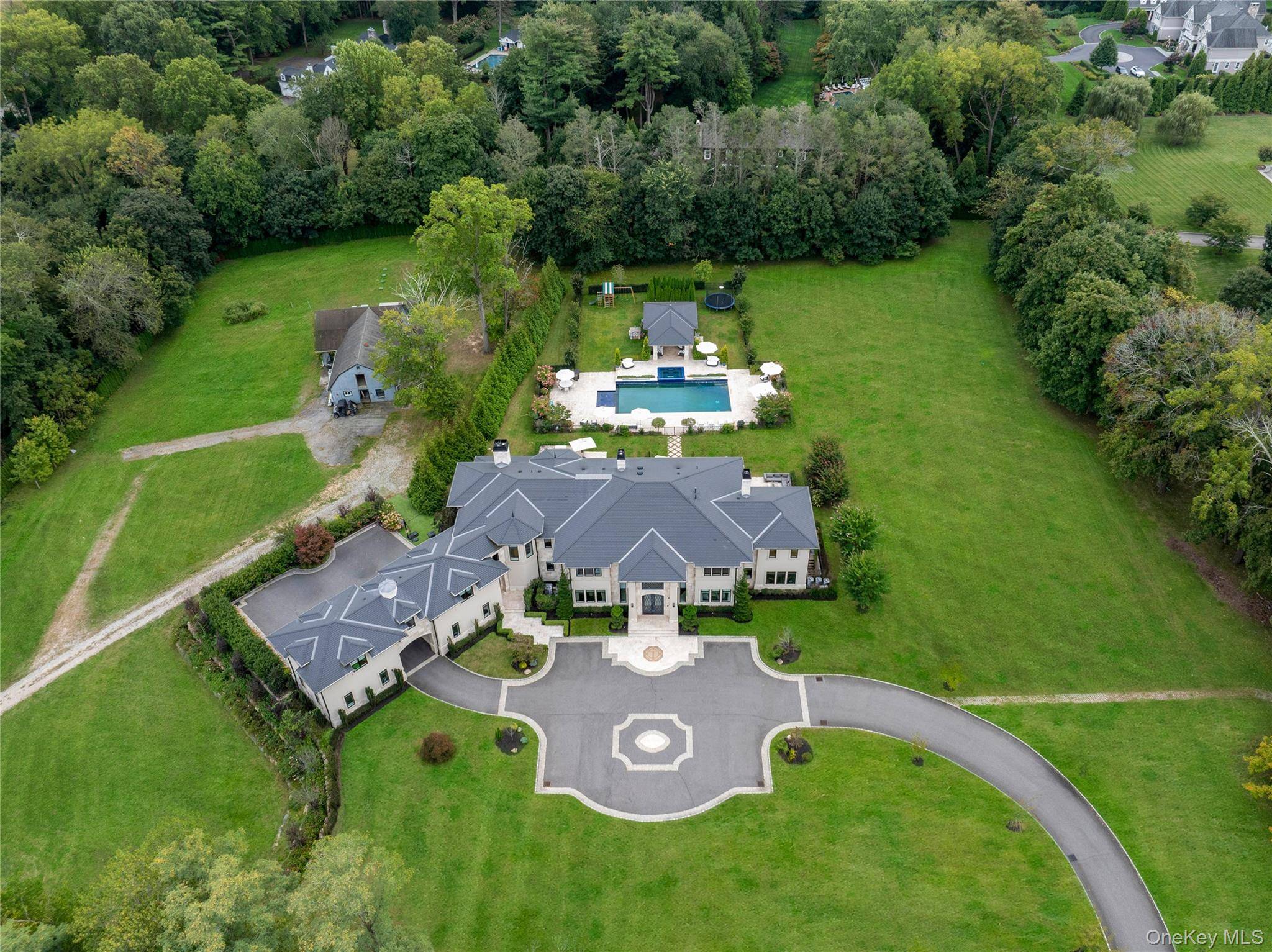 53 Simonson RD, Old Brookville, NY 11545