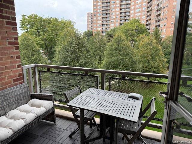 5700 Arlington AVE #4V, Bronx, NY 10471