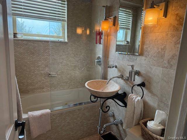 5700 Arlington AVE #4V, Bronx, NY 10471