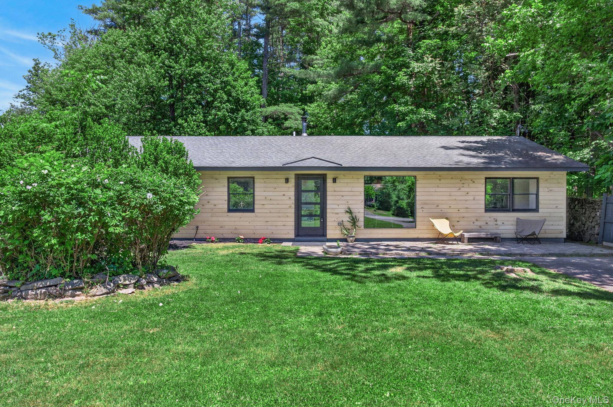 5 Lazy Brook LN, Woodstock, NY 12498
