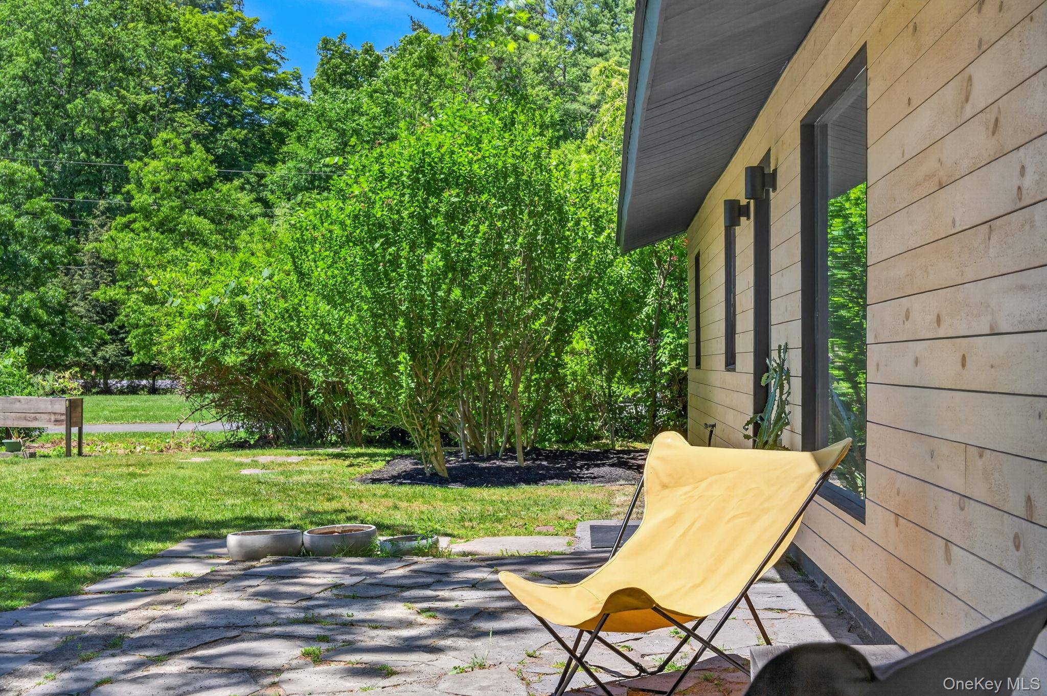 5 Lazy Brook LN, Woodstock, NY 12498