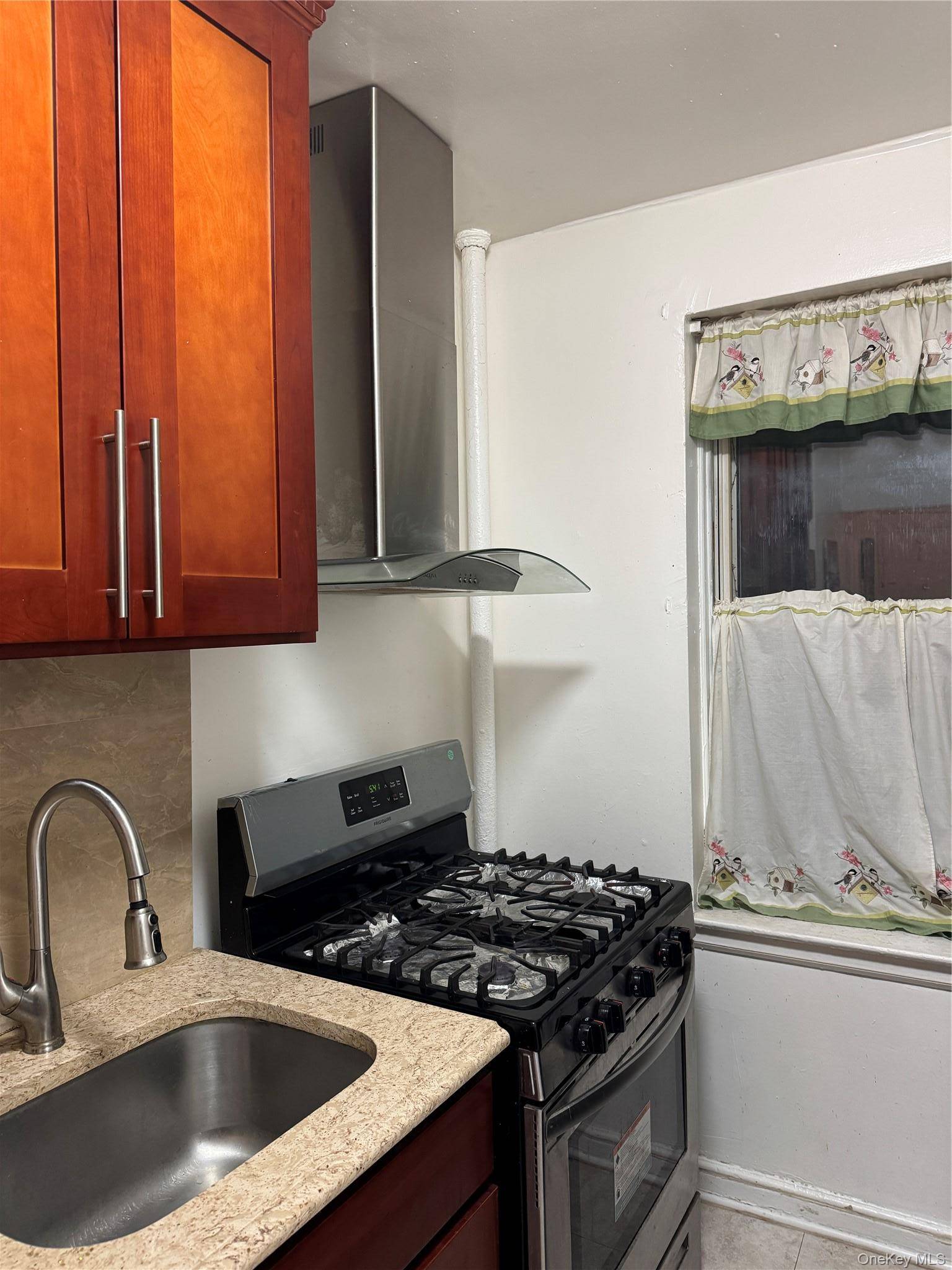 141-17 78 Rd #1O, Kew Garden Hills, NY 11367