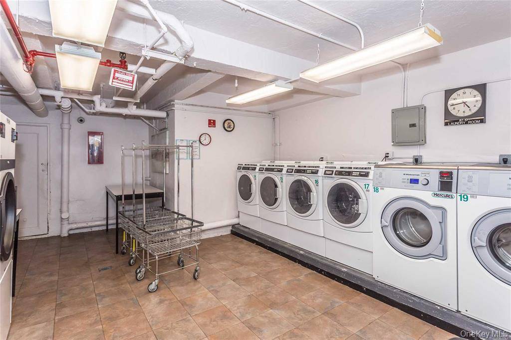 87-10 34 AVE ##4, Jackson Heights, NY 11372