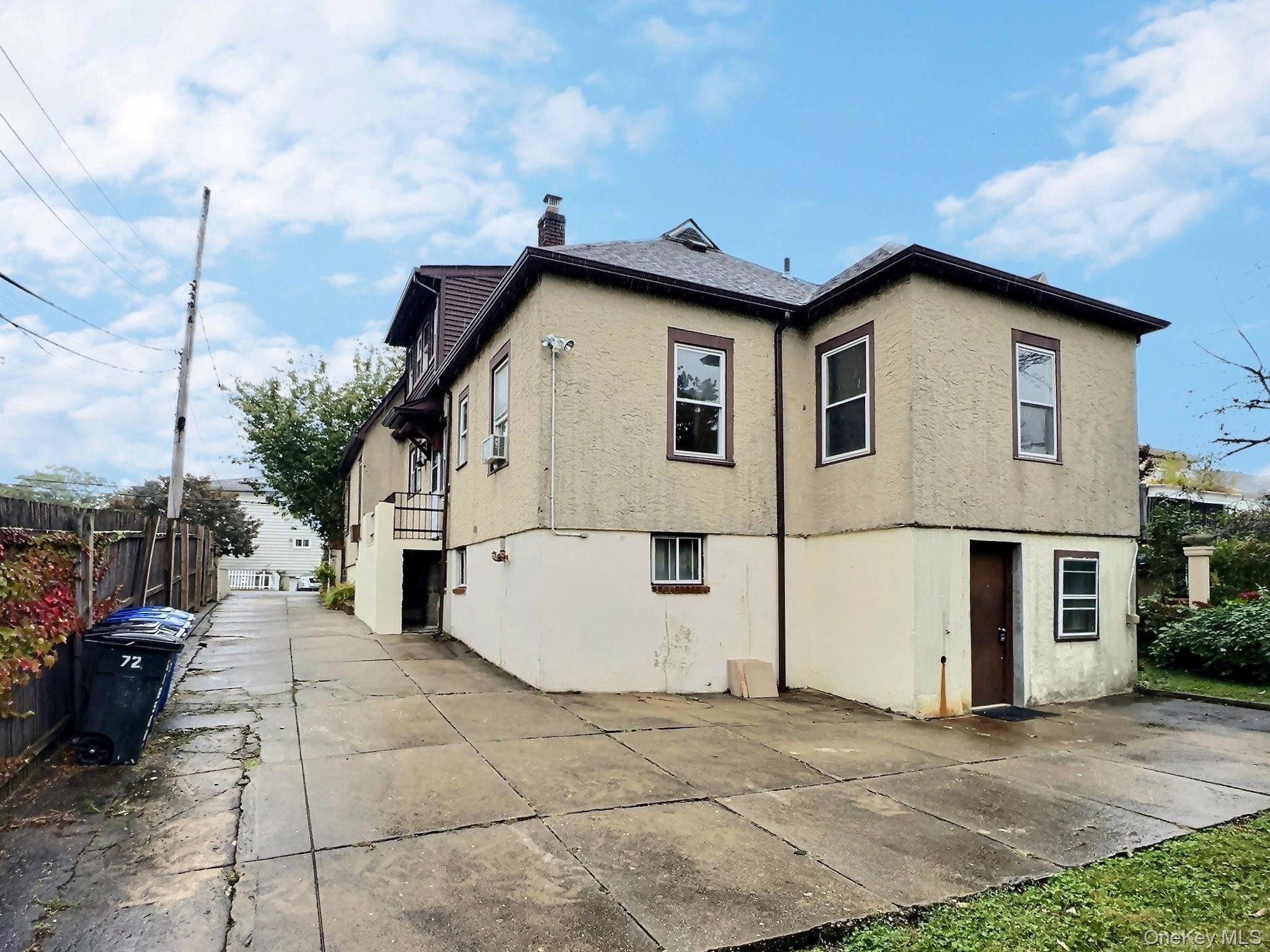 72 Gibson PL, Yonkers, NY 10705
