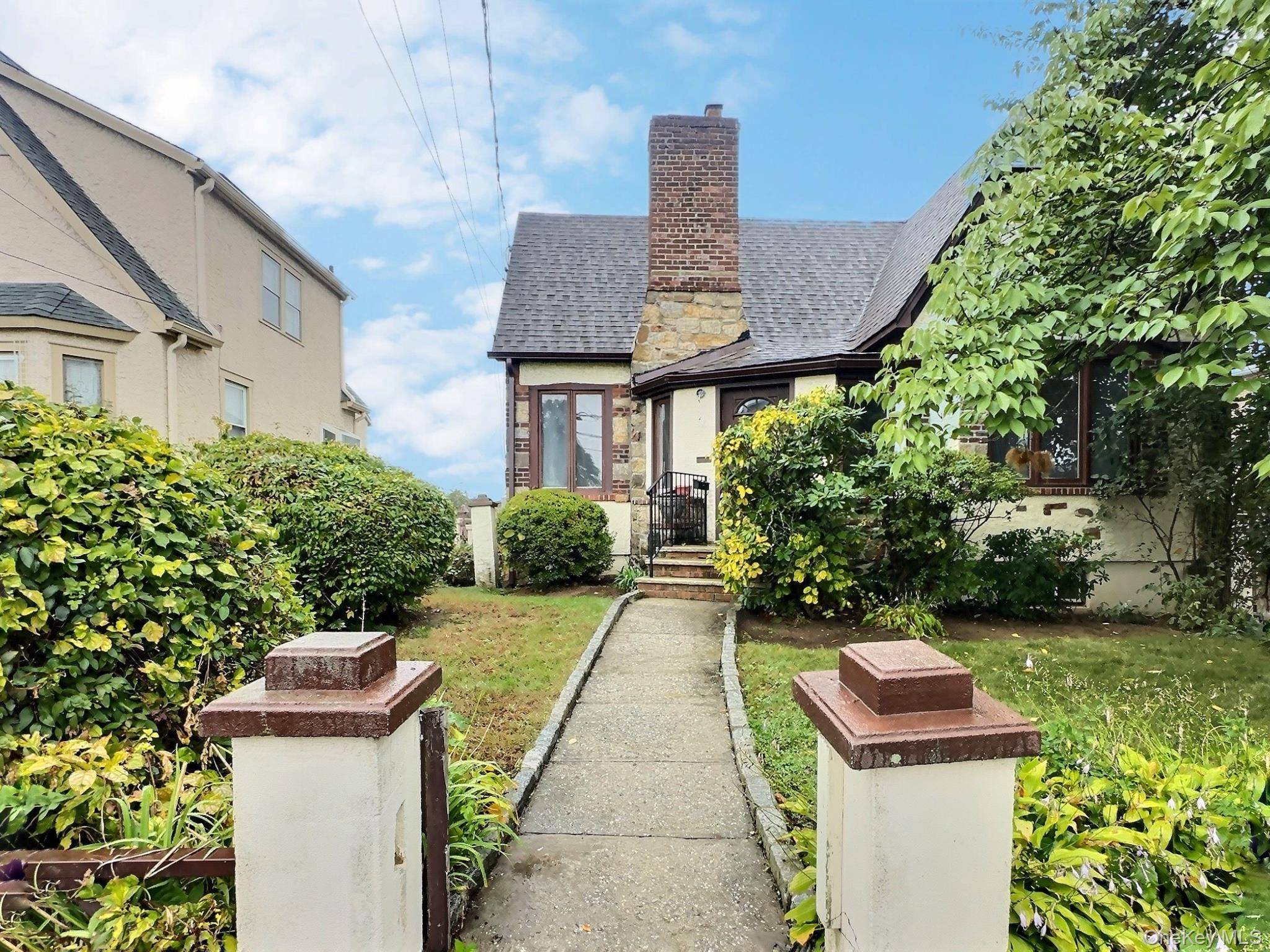 72 Gibson PL, Yonkers, NY 10705