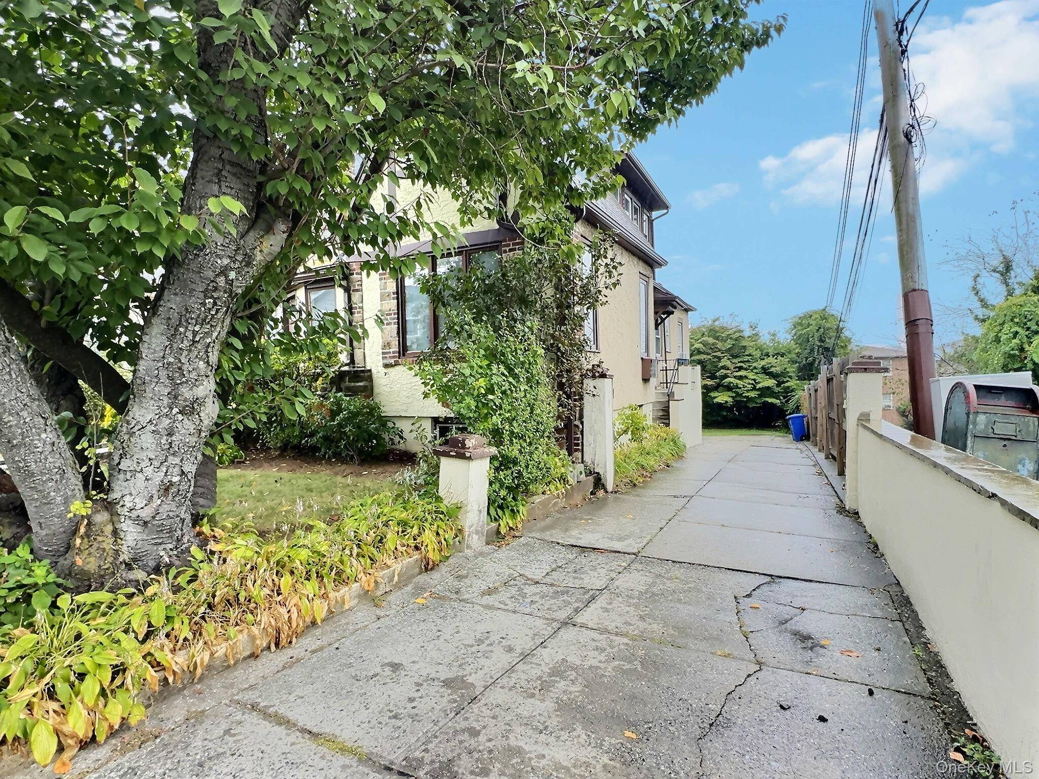 72 Gibson PL, Yonkers, NY 10705