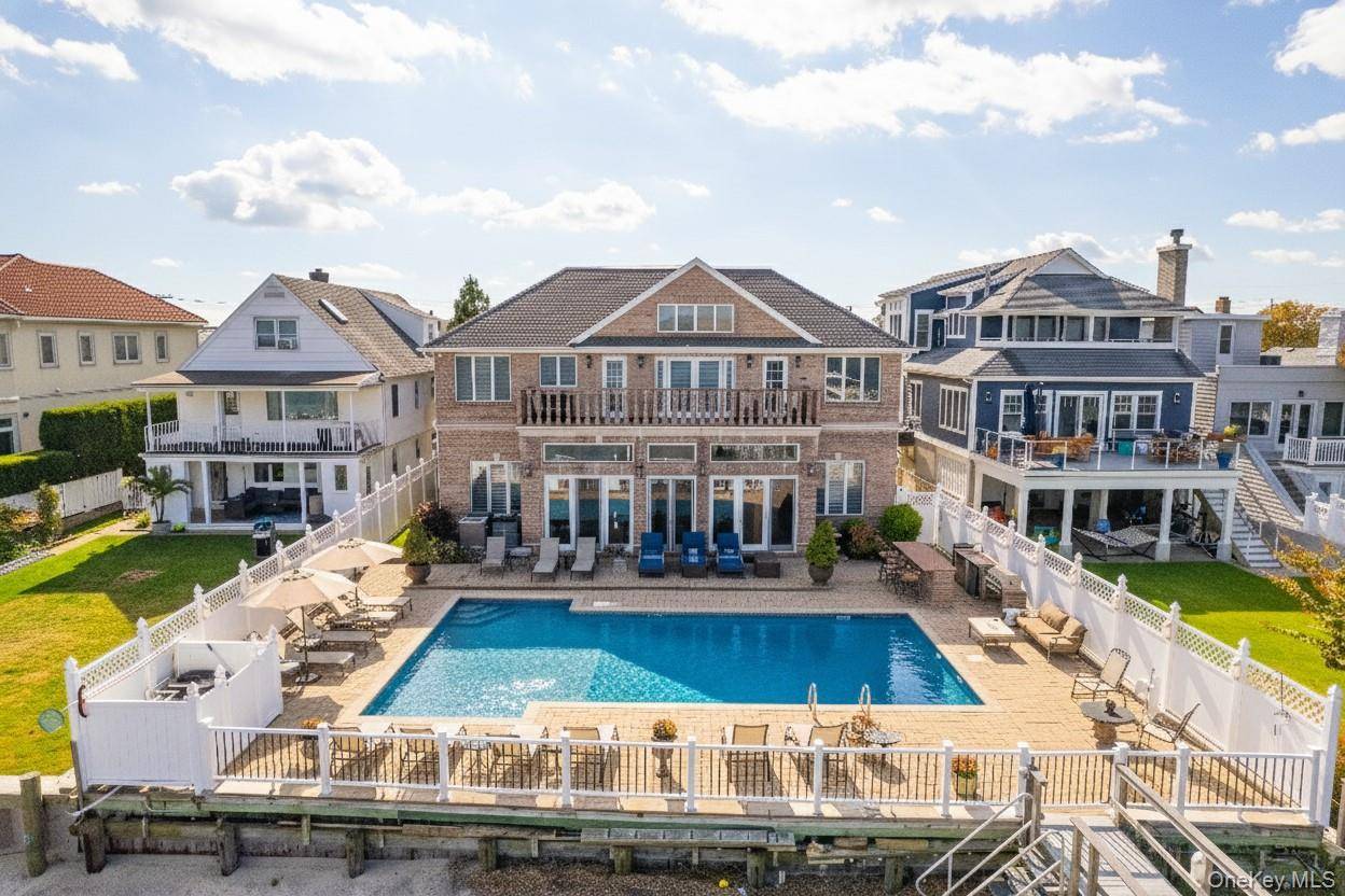 51 Bay ST, East Atlantic Beach, NY 11561