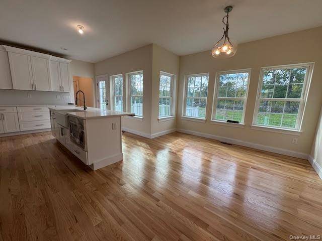 8 Jefferson AVE, New Windsor, NY 12553