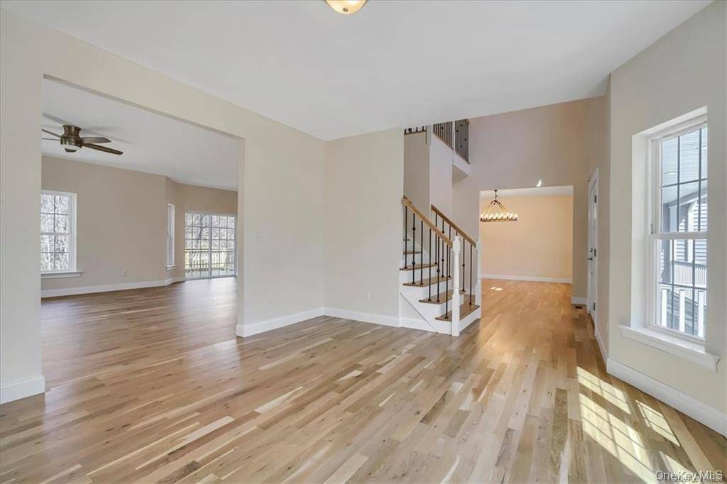 8 Jefferson AVE, New Windsor, NY 12553