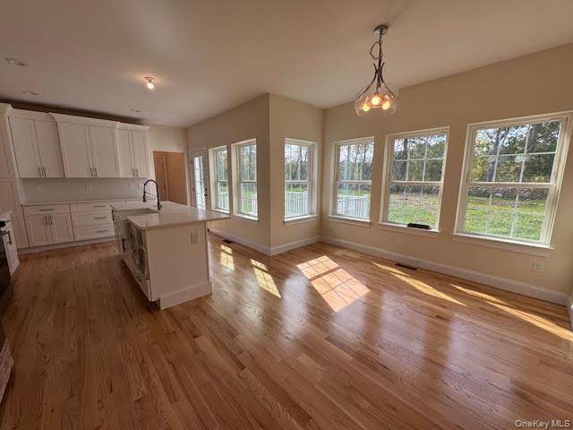 8 Jefferson AVE, New Windsor, NY 12553