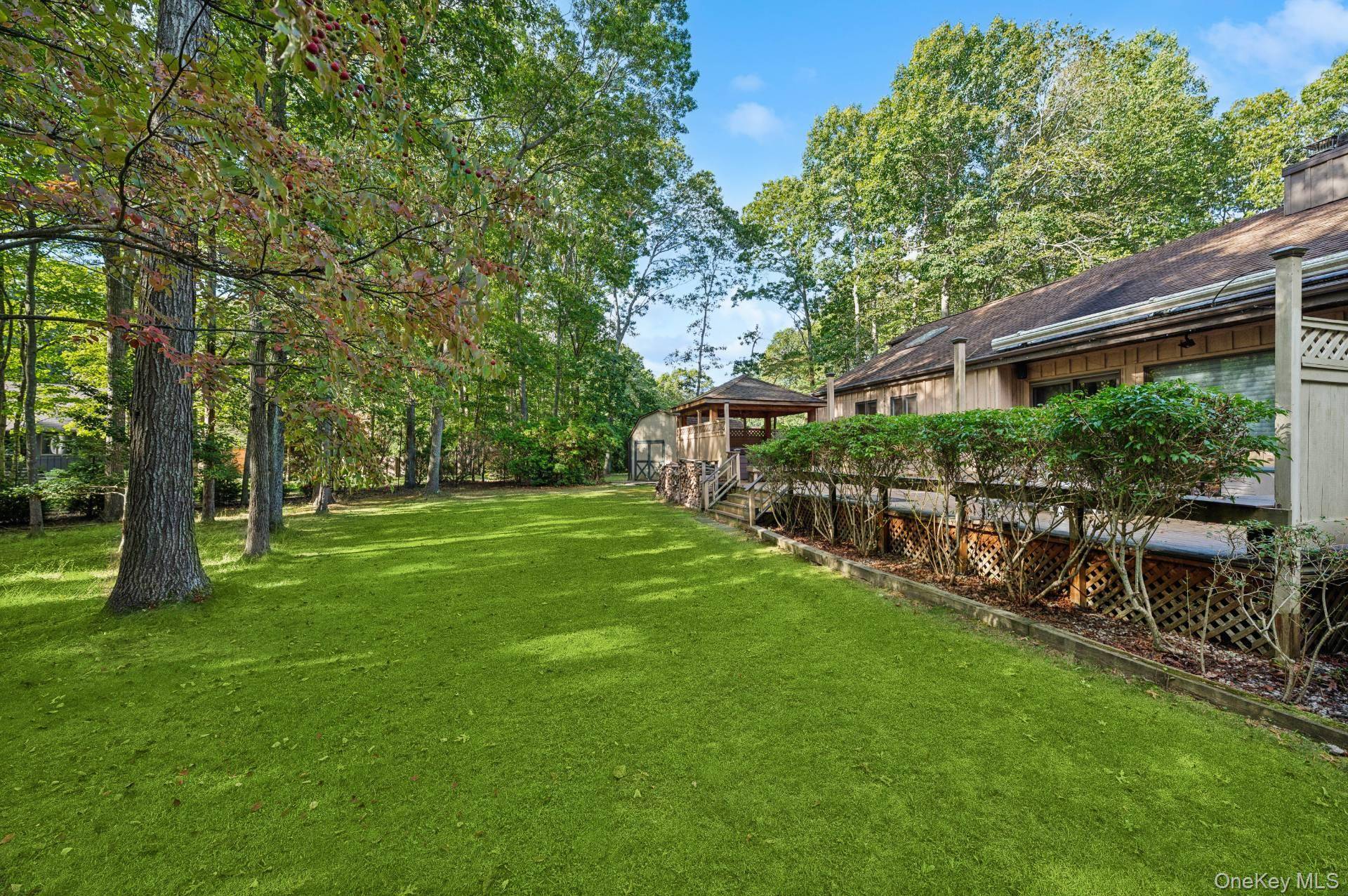 4 Ivy PL, Shelter Island, NY 11964