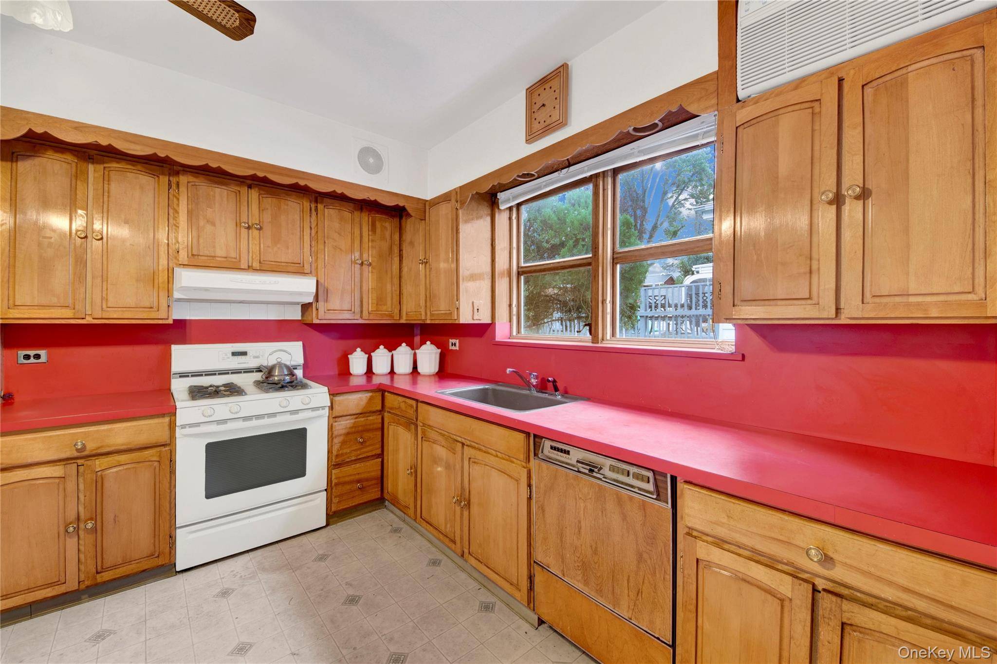 242 E 237th ST, Bronx, NY 10470
