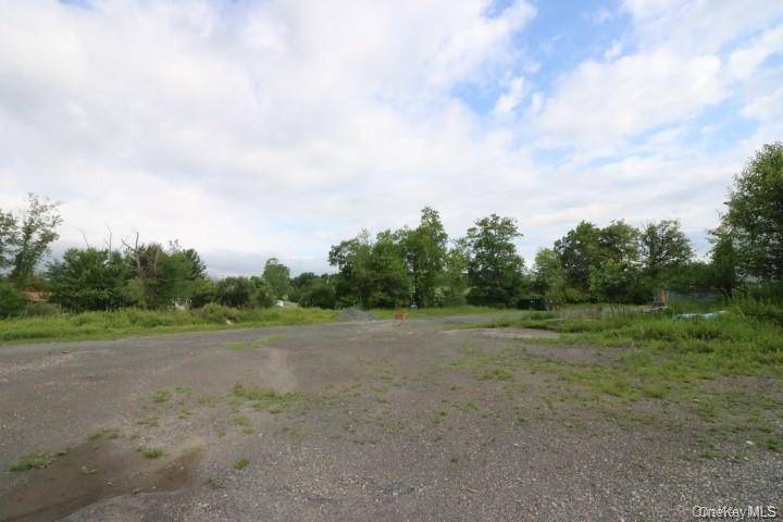 21 Boniface DR, Pine Bush, NY 12566