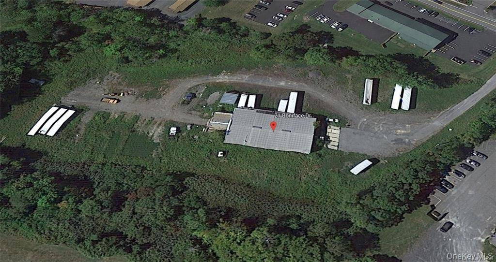 21 Boniface DR, Pine Bush, NY 12566