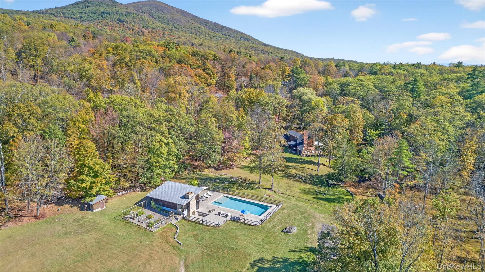 289 Upper Byrdcliffe RD, Woodstock, NY 12498