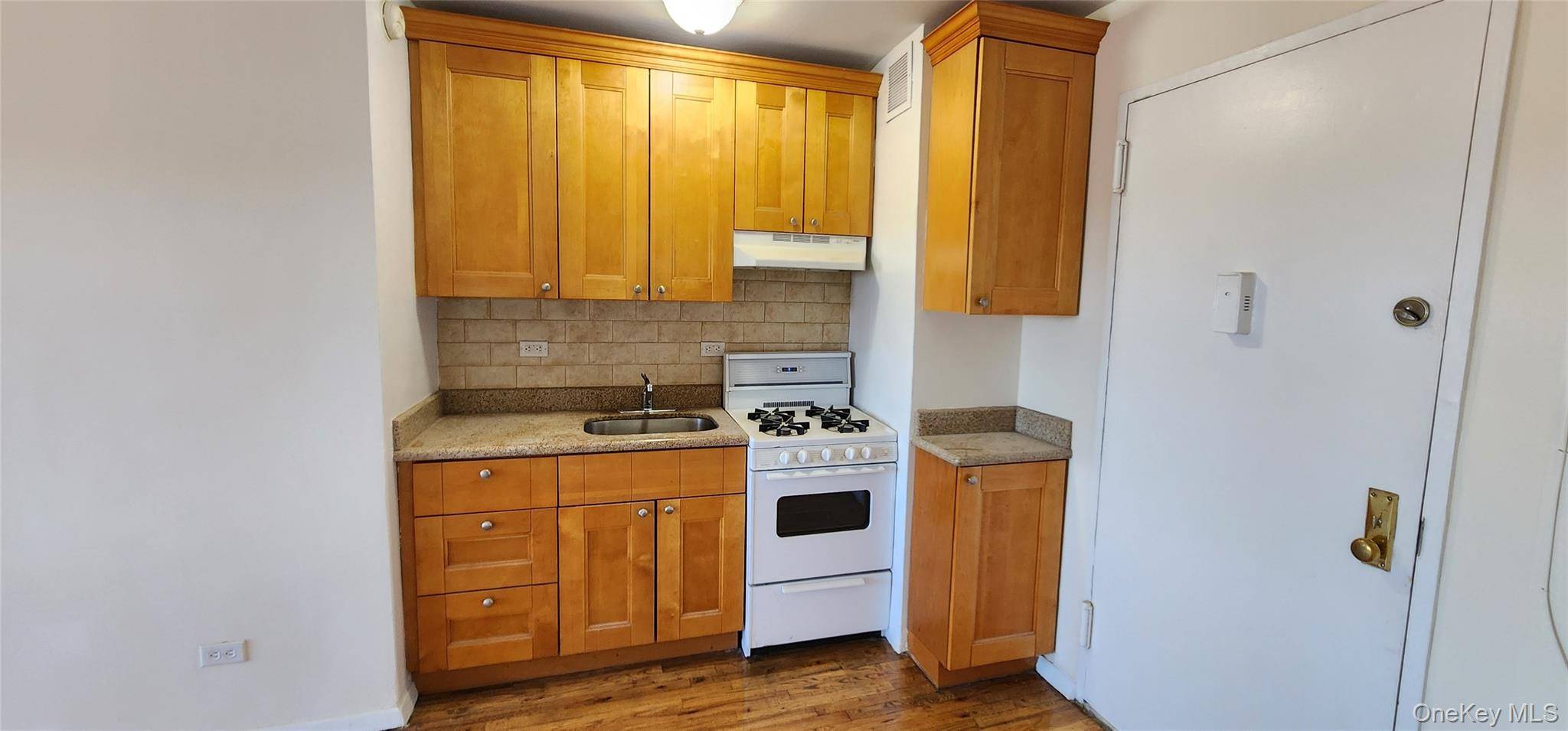 222-89 Braddock Ave #6-D, Bellerose, NY 11428