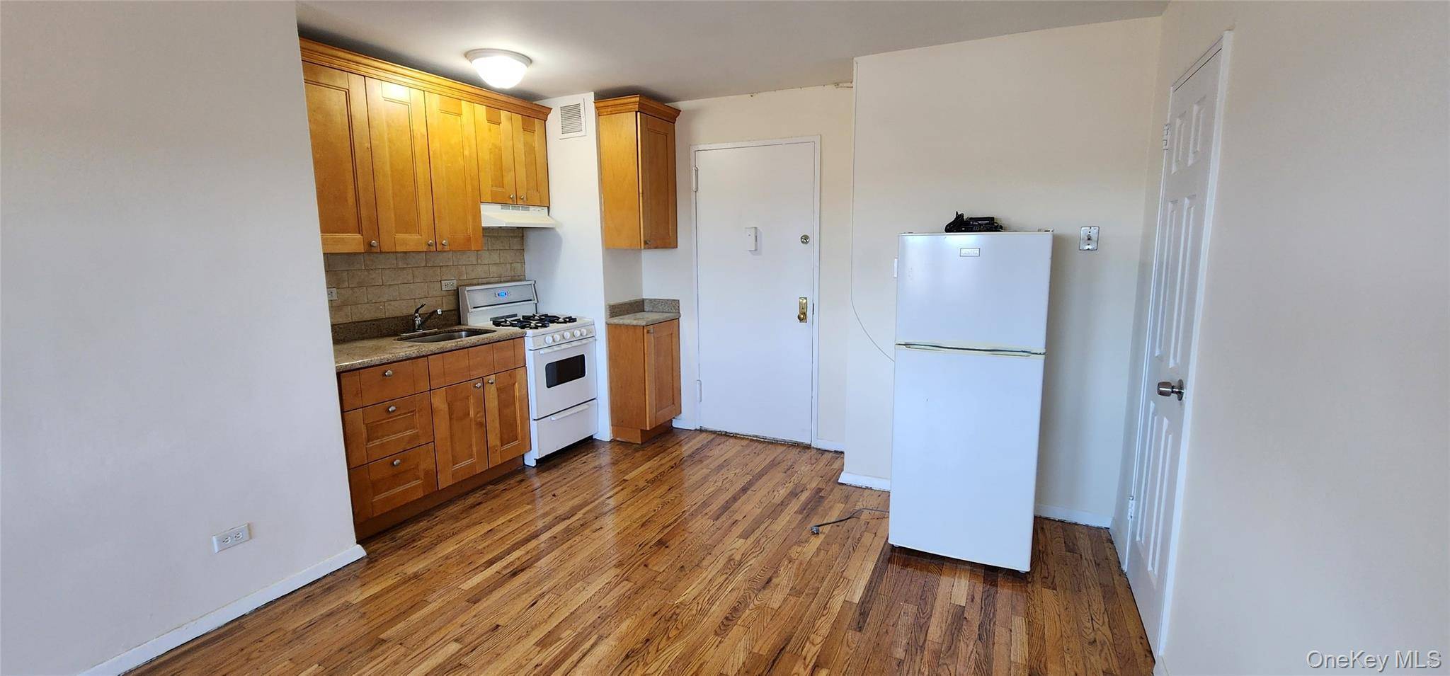222-89 Braddock Ave #6-D, Bellerose, NY 11428