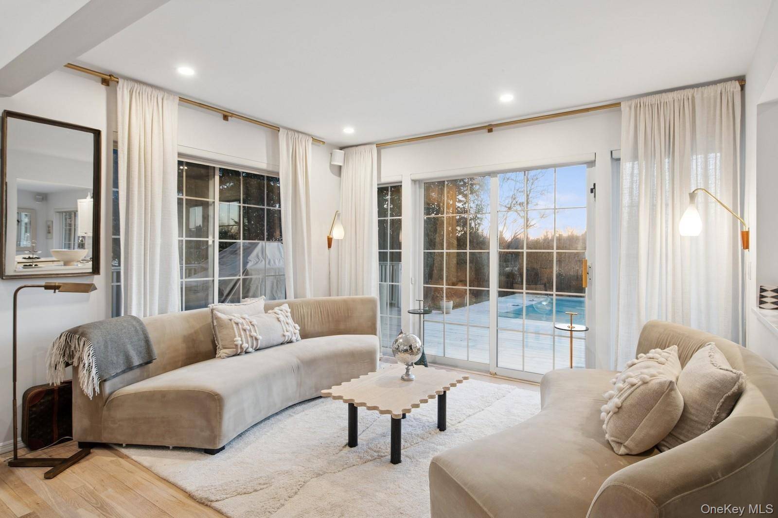 62 Sea Farm LN, Bridgehampton, NY 11932