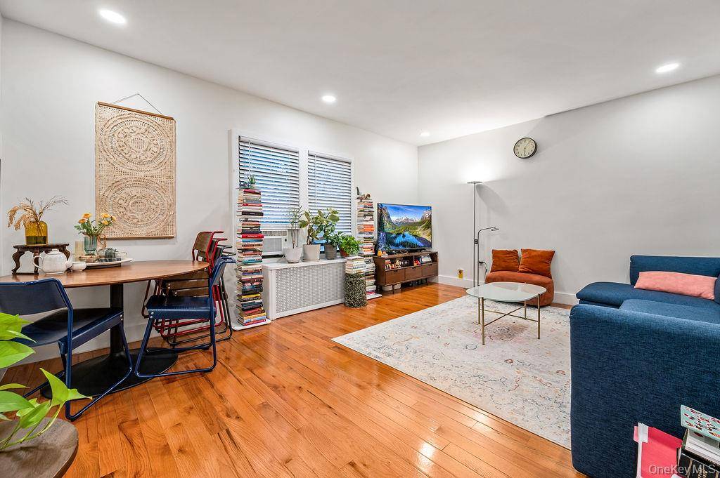 43-24 208th ST, Bayside, NY 11361