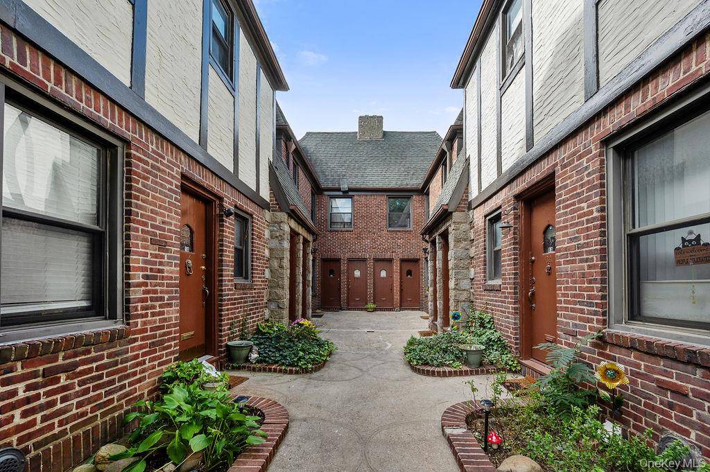 43-24 208th ST, Bayside, NY 11361