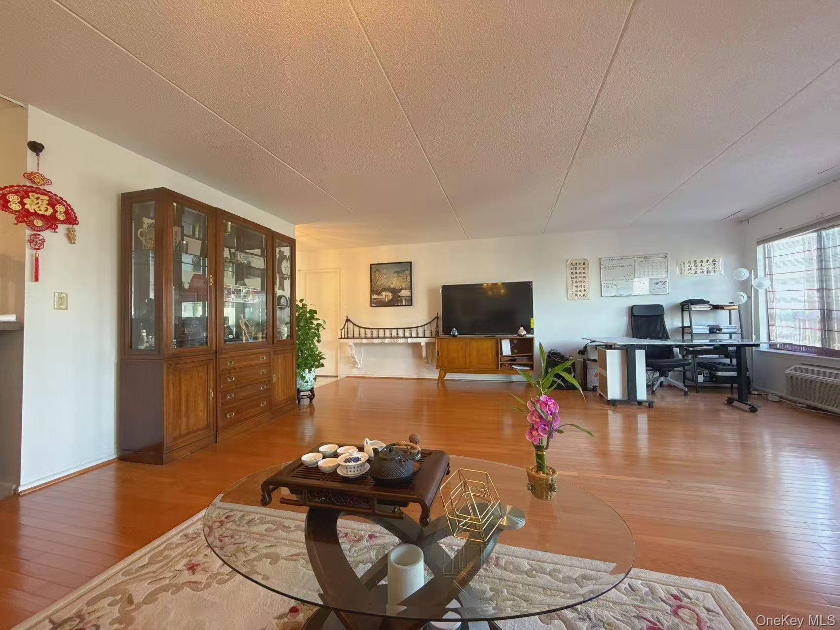100 High Point DR #501, Hartsdale, NY 10530