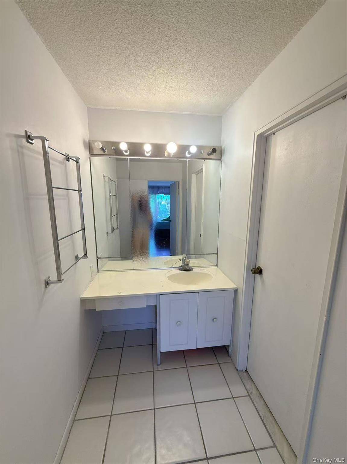 100 High Point DR #501, Hartsdale, NY 10530